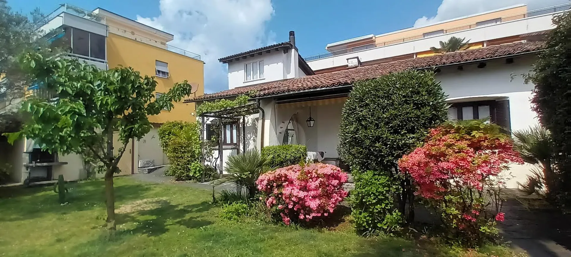 Quiet and sunny with large garden