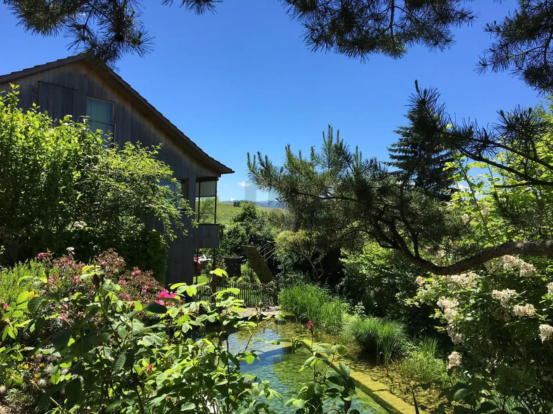 EXCLUSIVE AND RUSTIC WITH SWIMMING POOL