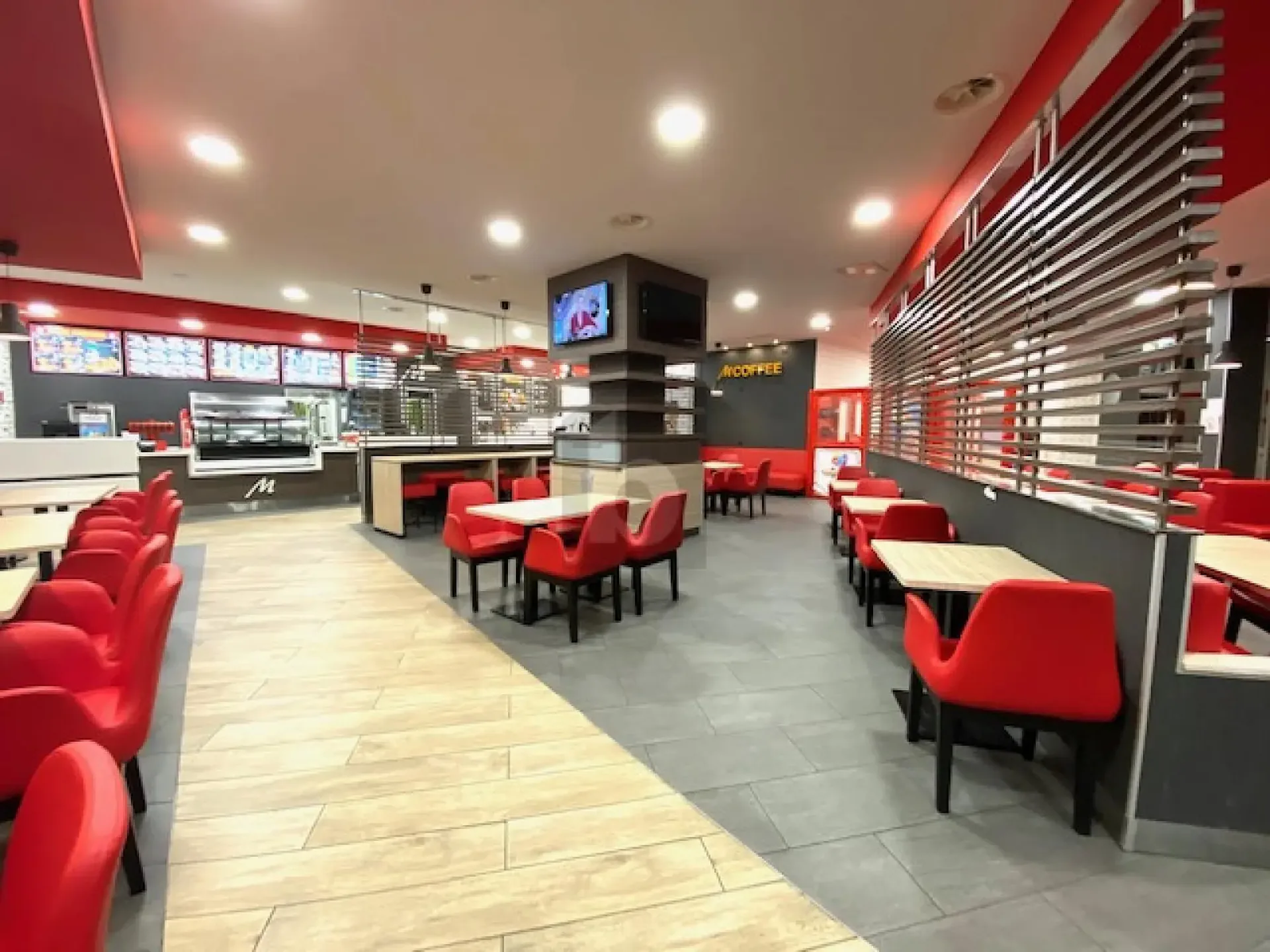 IDEAL LOCATION - SECURED CLIENTELE