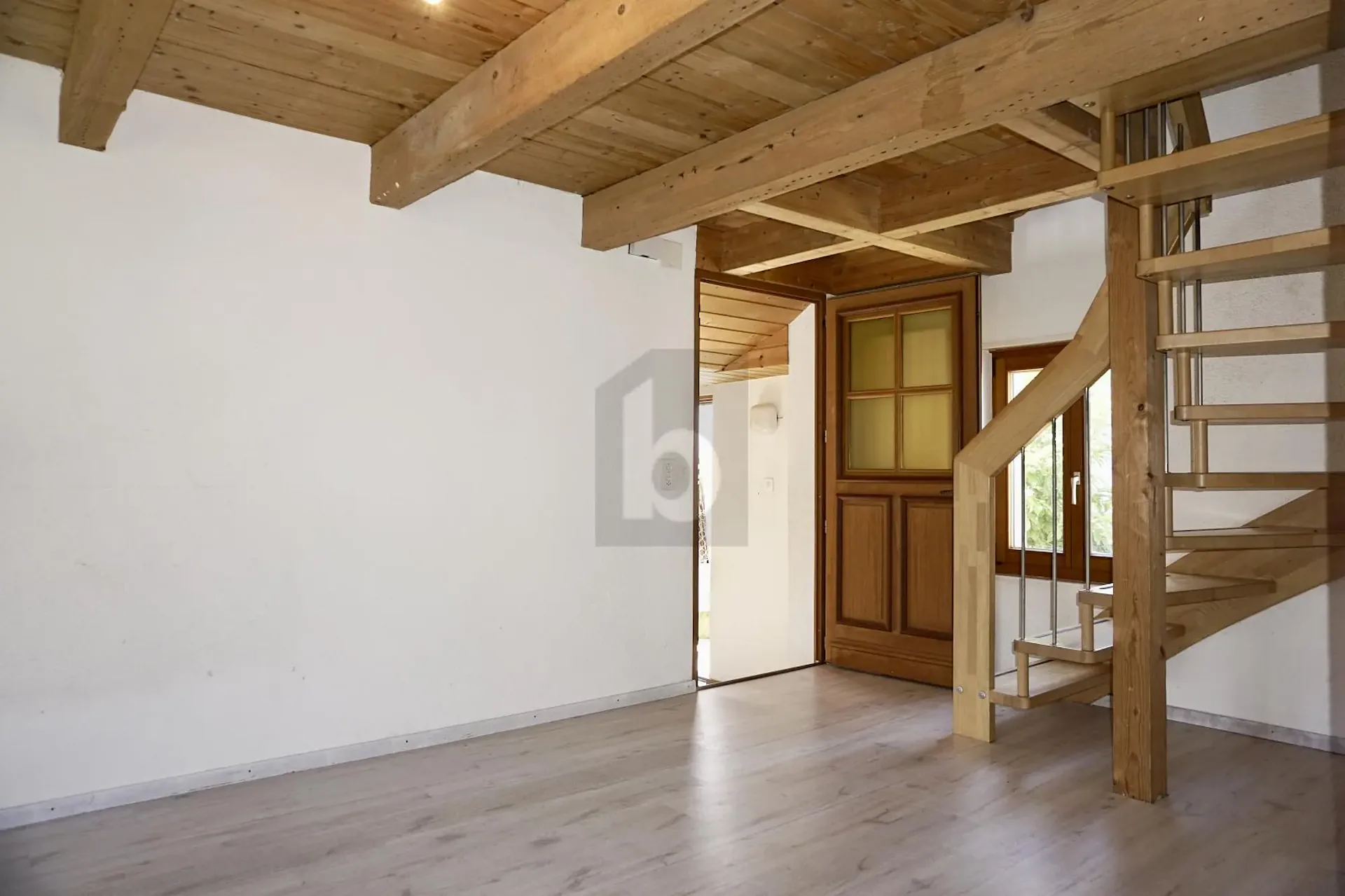 Renovated, with separate annex