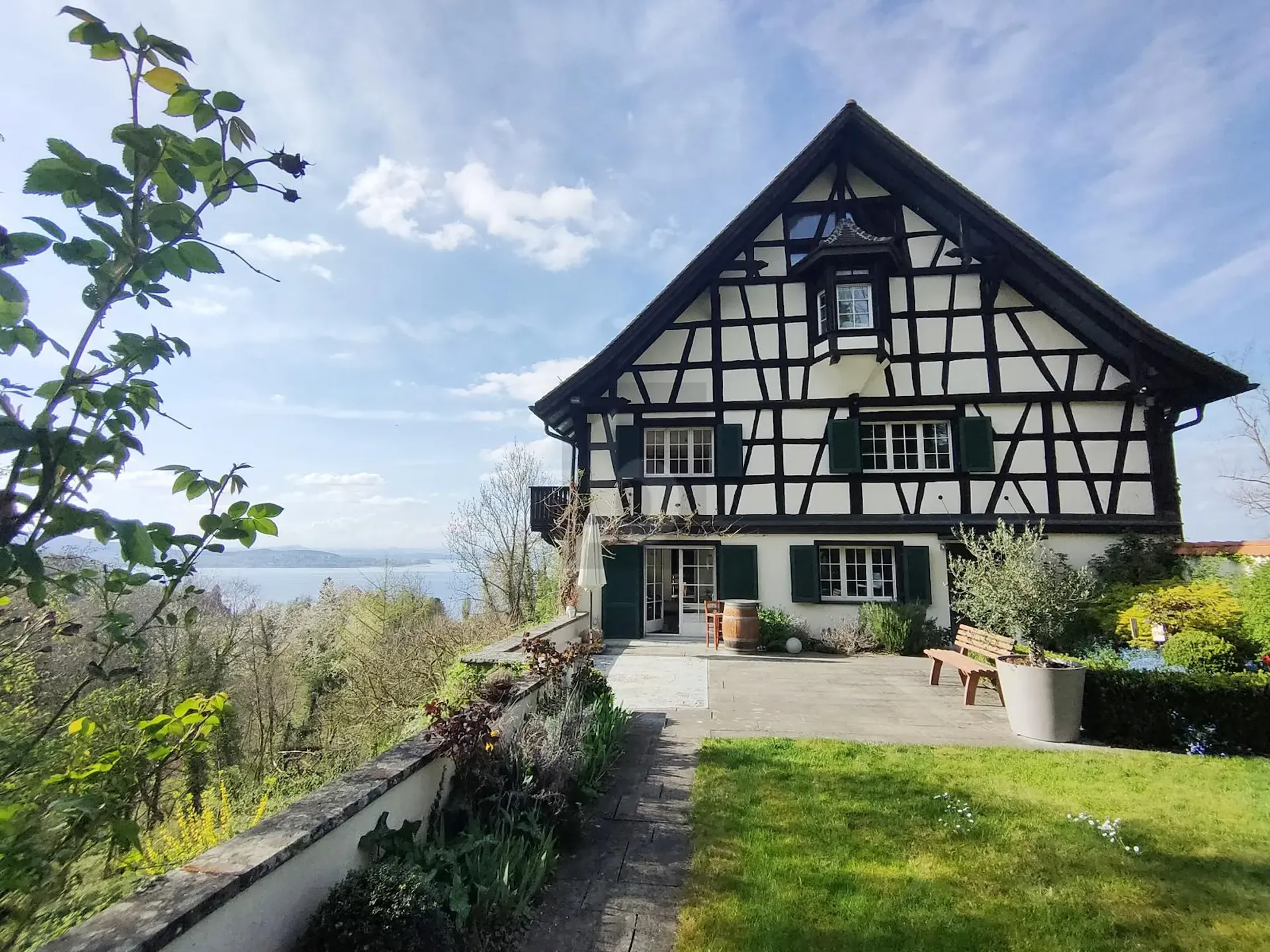 Habitation calme, privée et seigneuriale