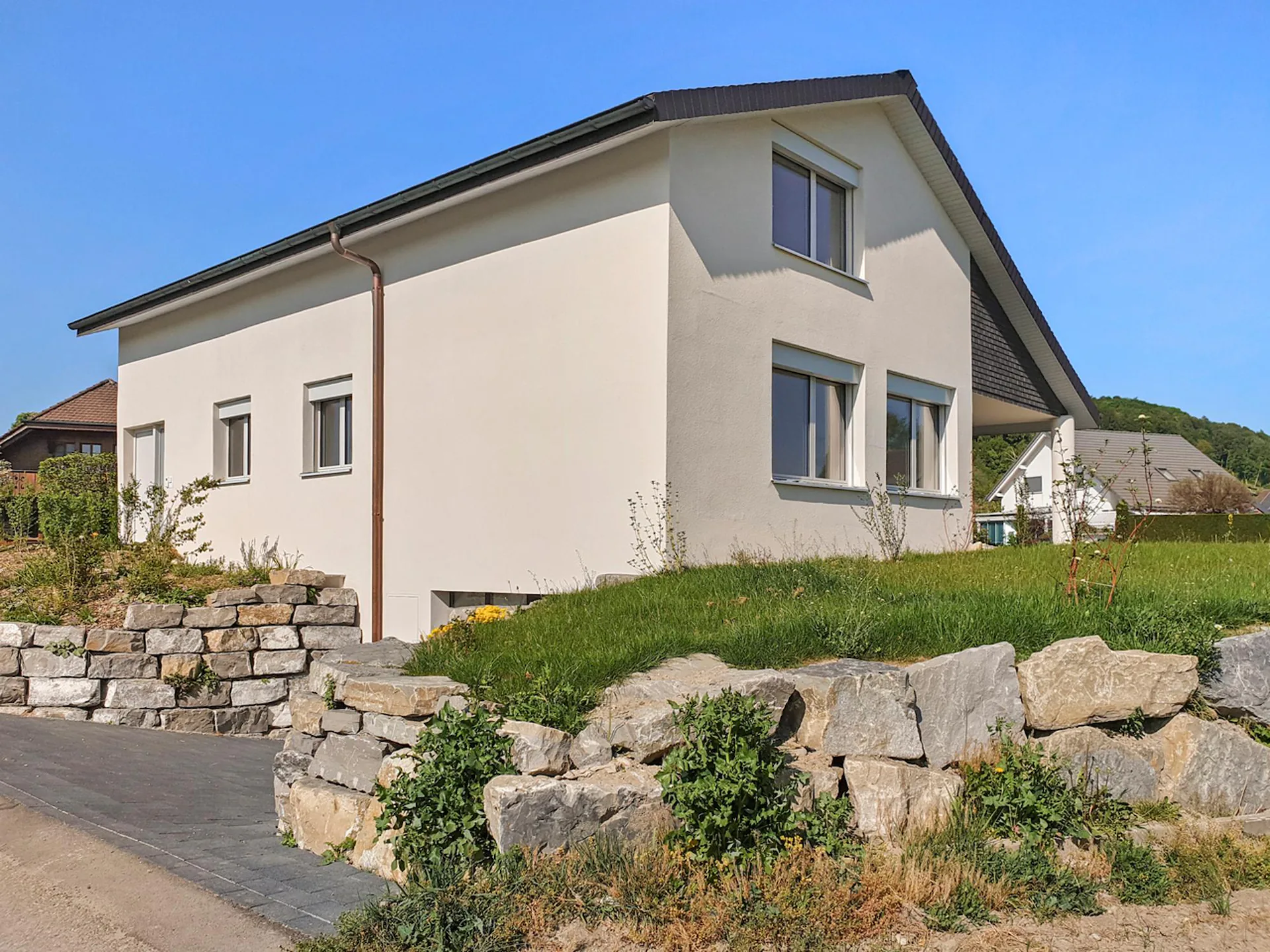 Idyllic living: Modernized single-family house with garden and pool