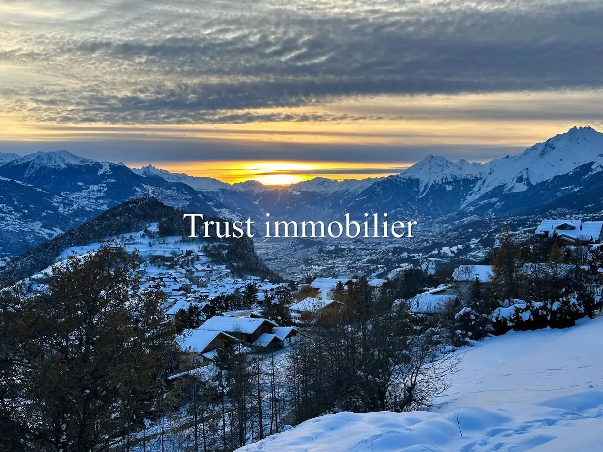 8000. Vue panoramique / Parcelle à vendre à Sergnou / Crans-Montana