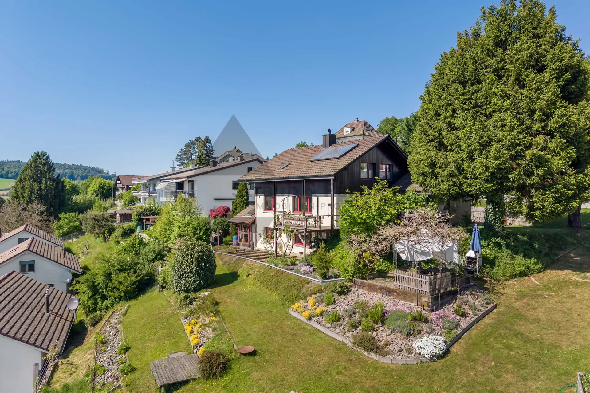Paradis familial avec vue lointaine - Ensoleillé, calme et plein de possibilités