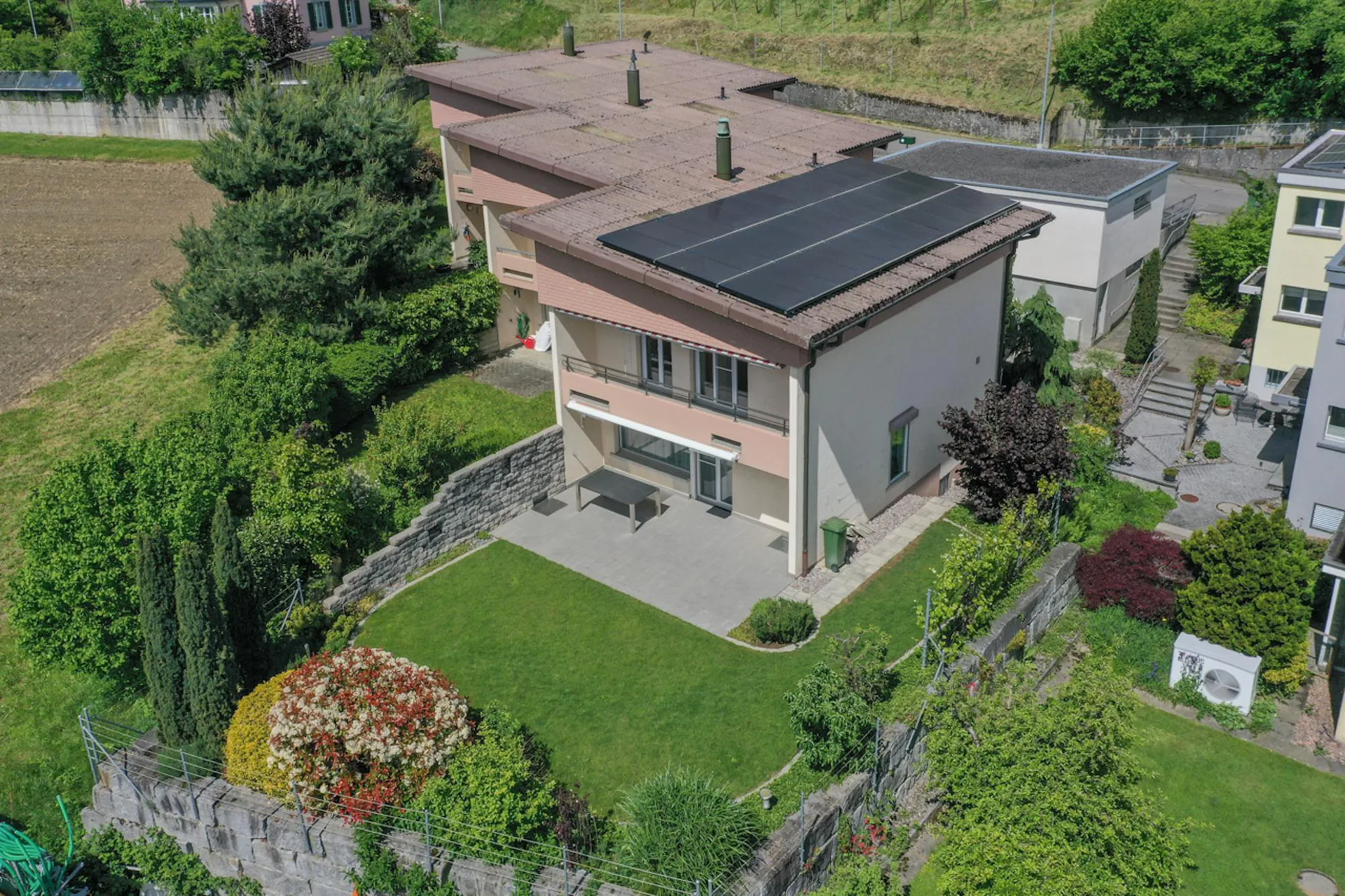 Maison charmante à aimer au pied de la Trostburg avec système PV et pompe à chaleur