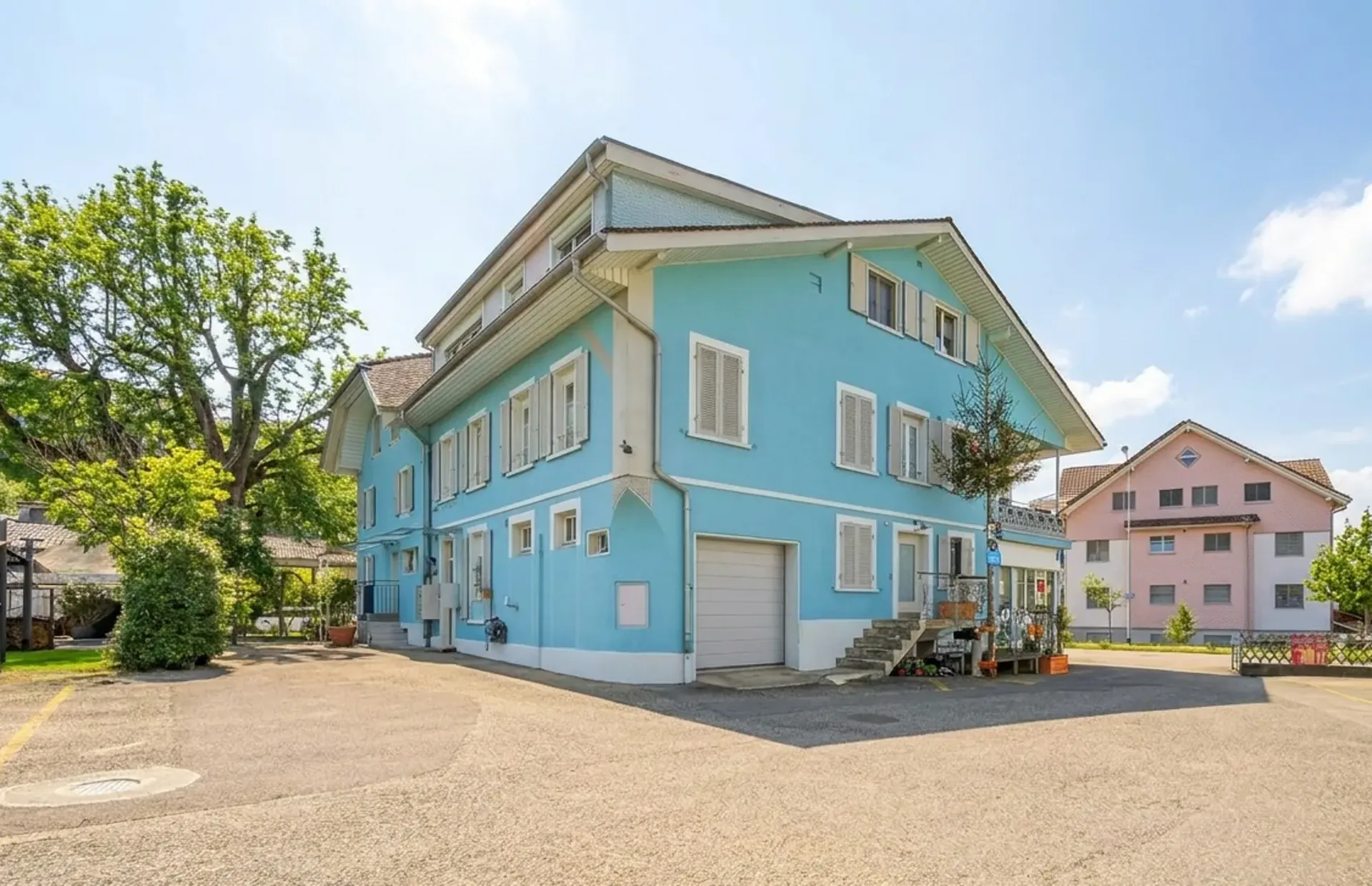 A ONE-OF-A-KIND MULTIFAMILY HOME IN BEAUTIFUL SCHÖTZ