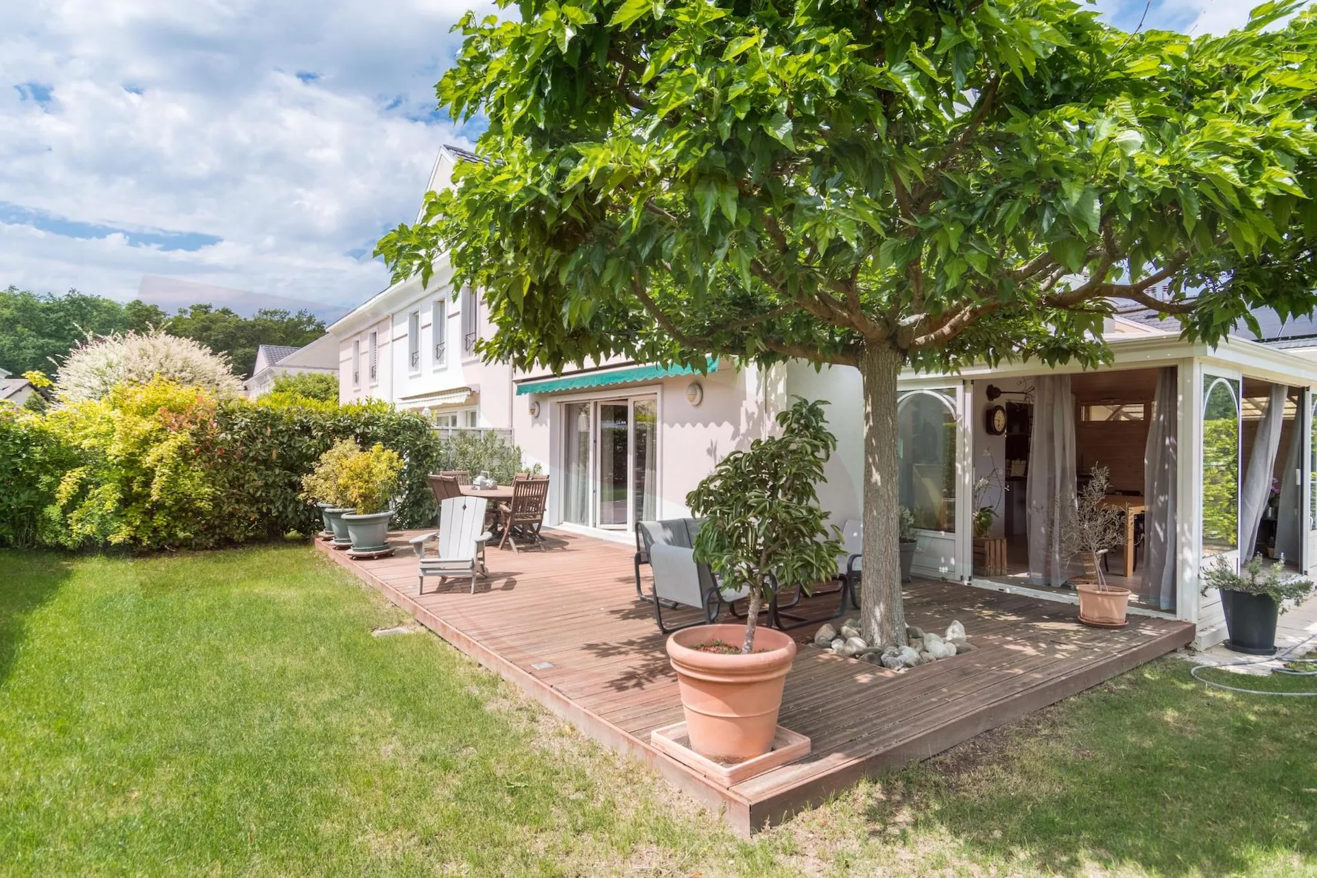 For rent very nice semi-detached villa, 10 minutes from Carouge