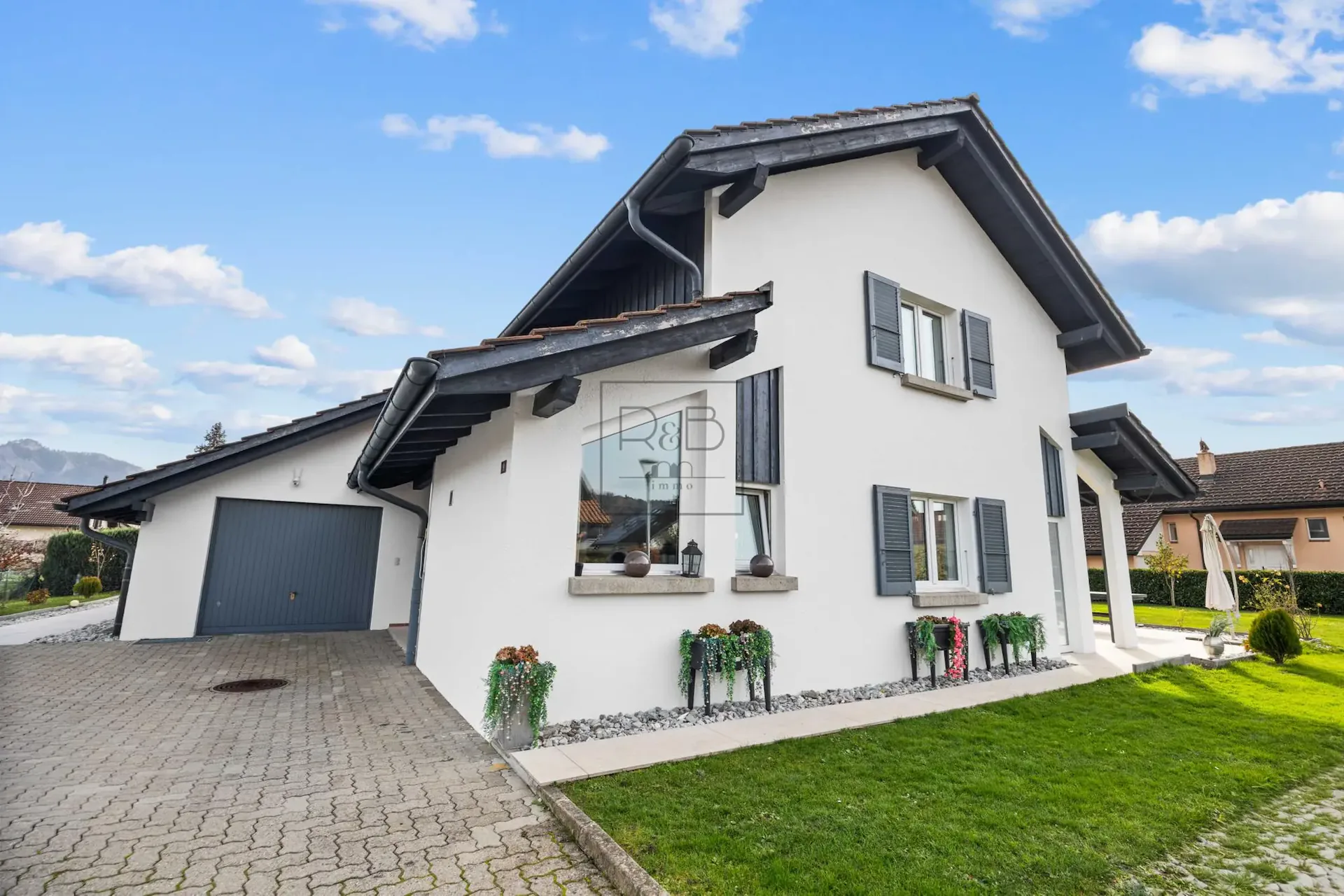 Beautiful house with two apartments