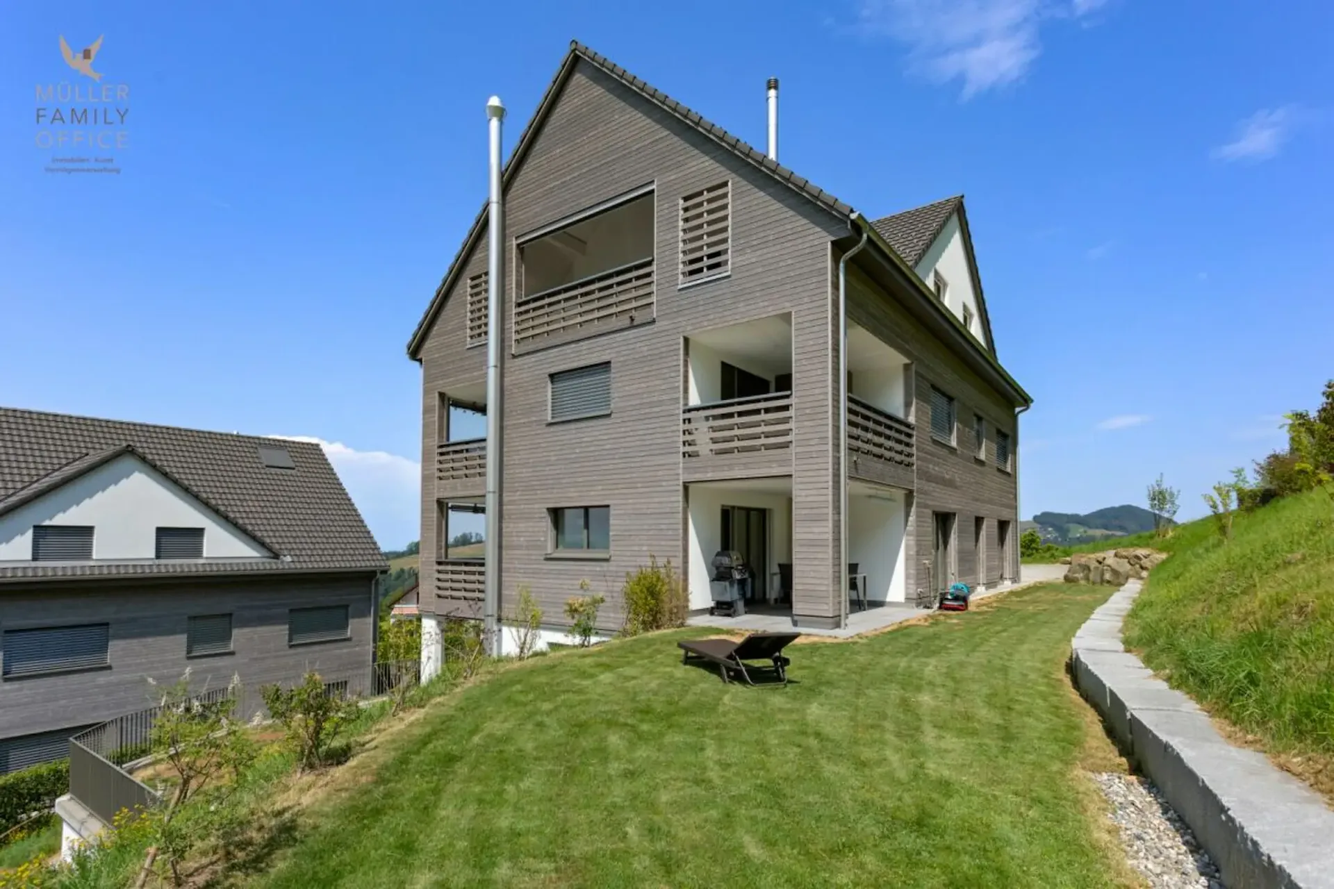 Wohnen wie im Einfamilienhaus - Exklusive 4 1/2 Zimmer-Gartenwohnung mit schöner Seesicht, viel Privatsphäre und hochwertigem Ausbau