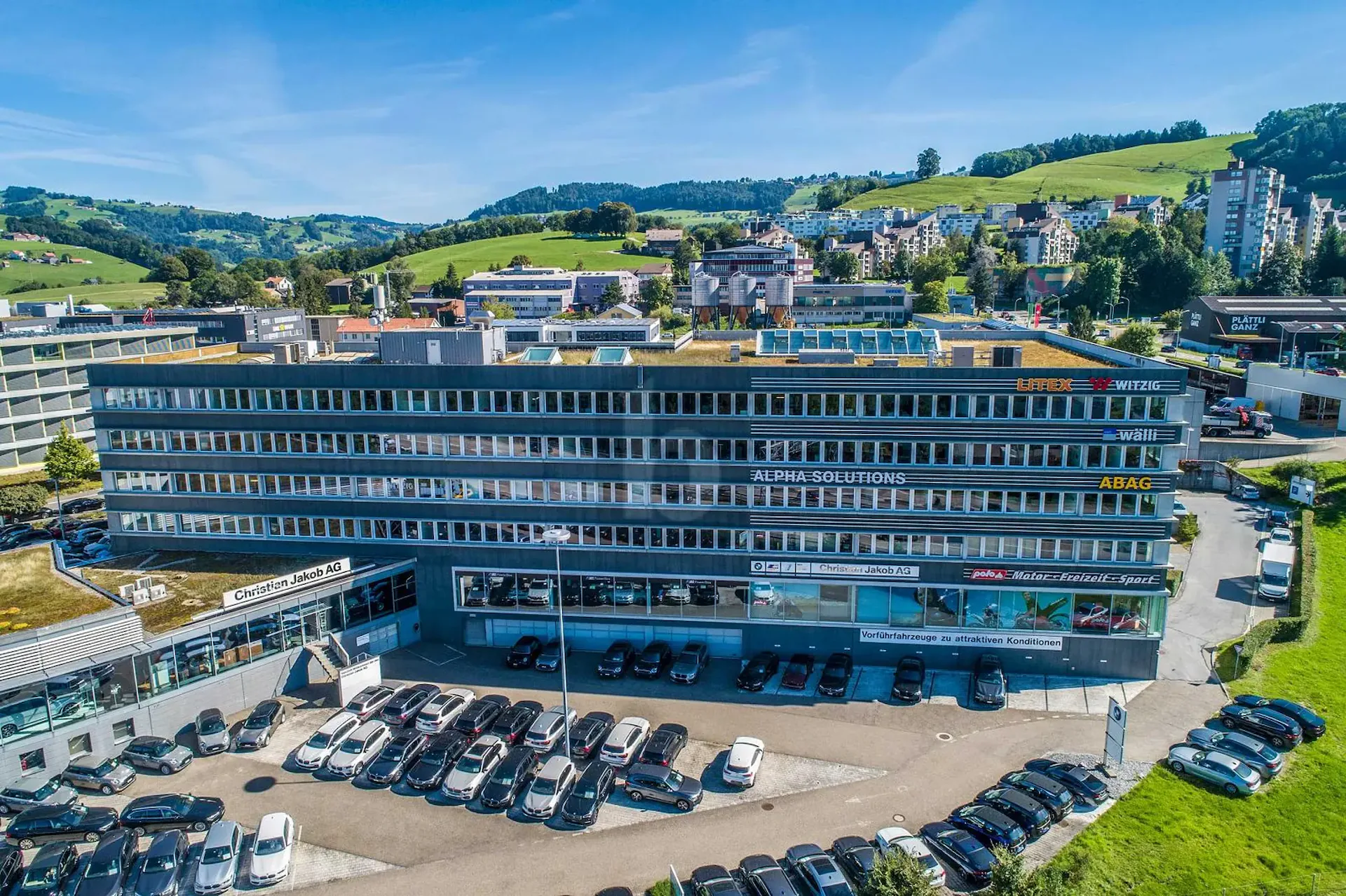 ENORMOUS PRODUCTION HALL IDEAL FOR YOUR BUSINESS