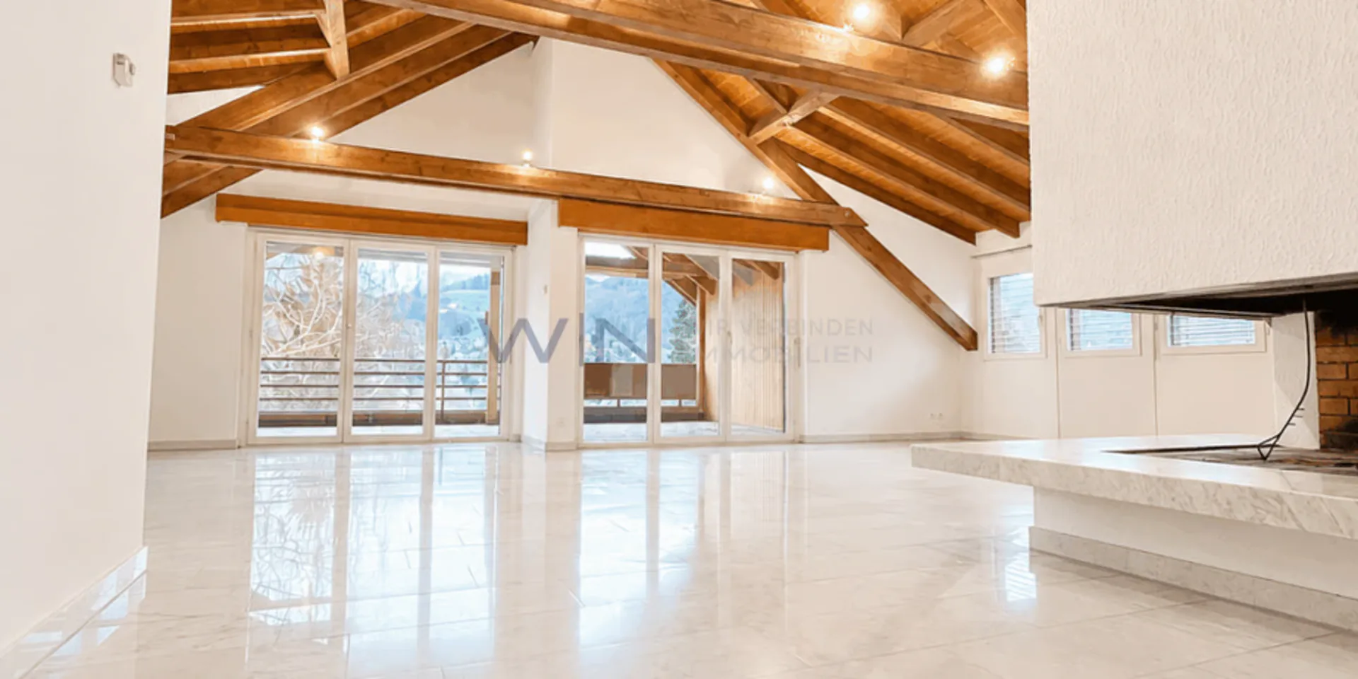 Appartement mansardé exclusif 153m2 + espace de stationnement