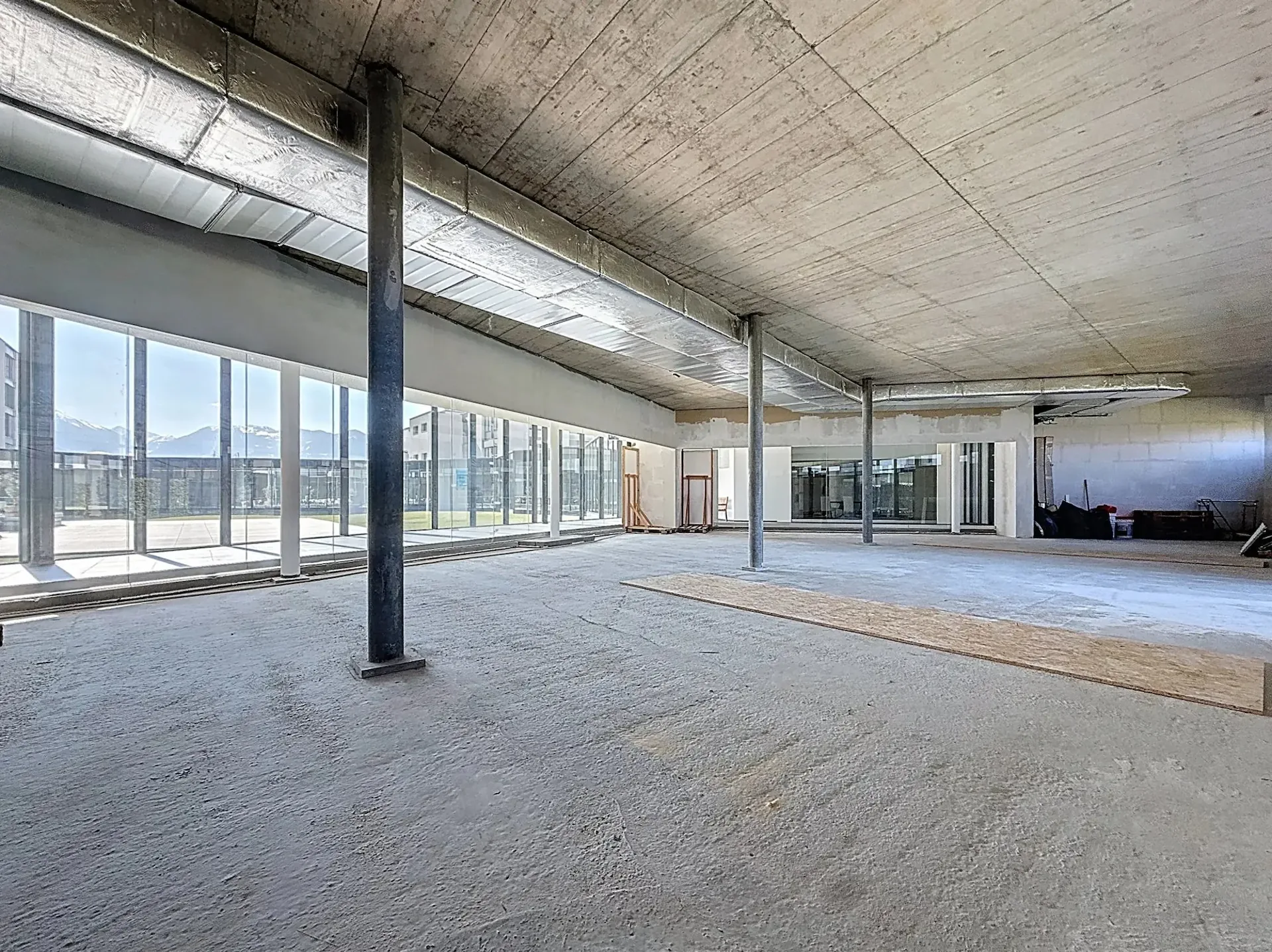 Schöne Gewerbefläche von 459 m² auf 2 Ebenen im Centre Les Sources