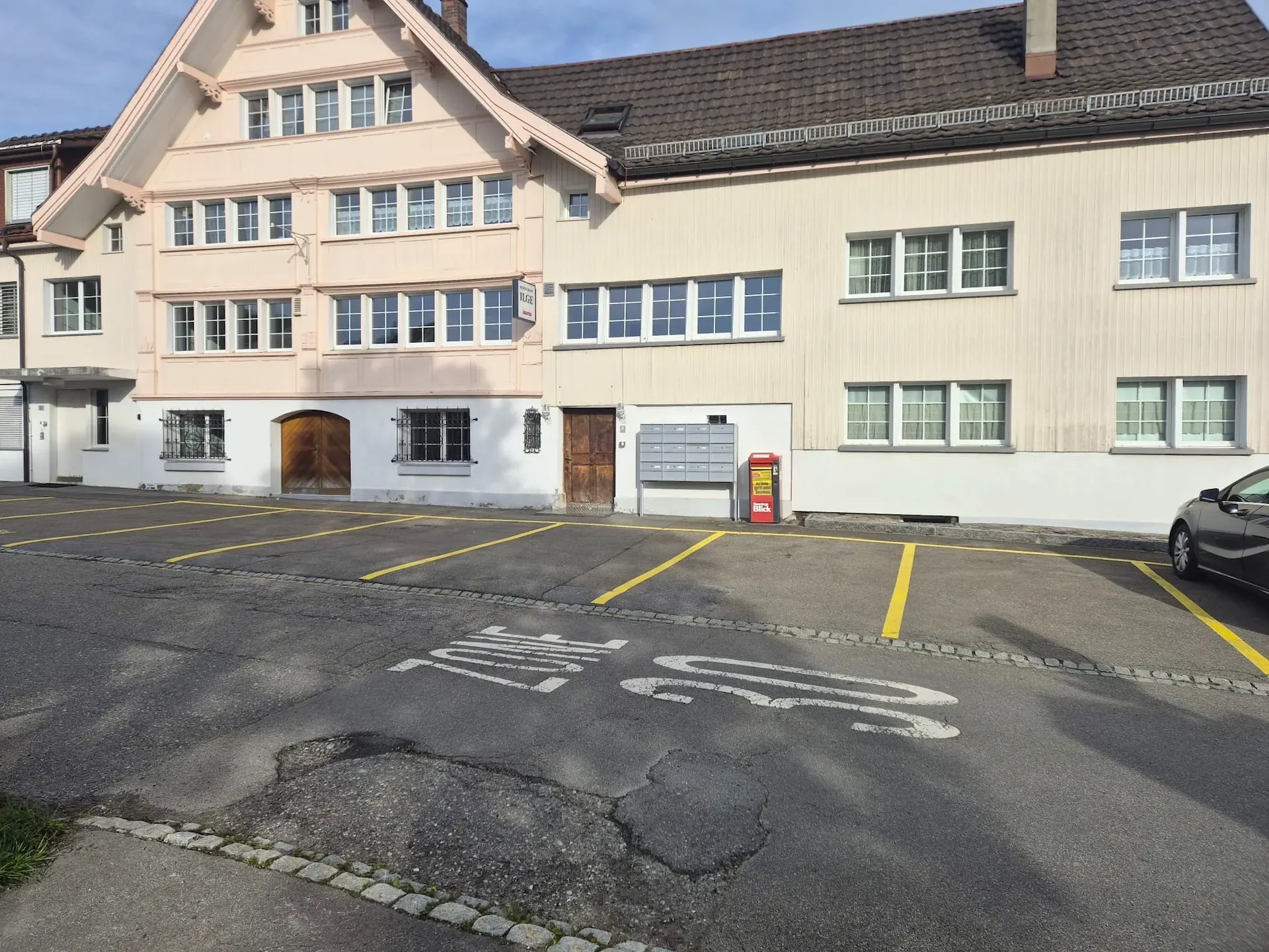 Plusieurs places de stockage à louer