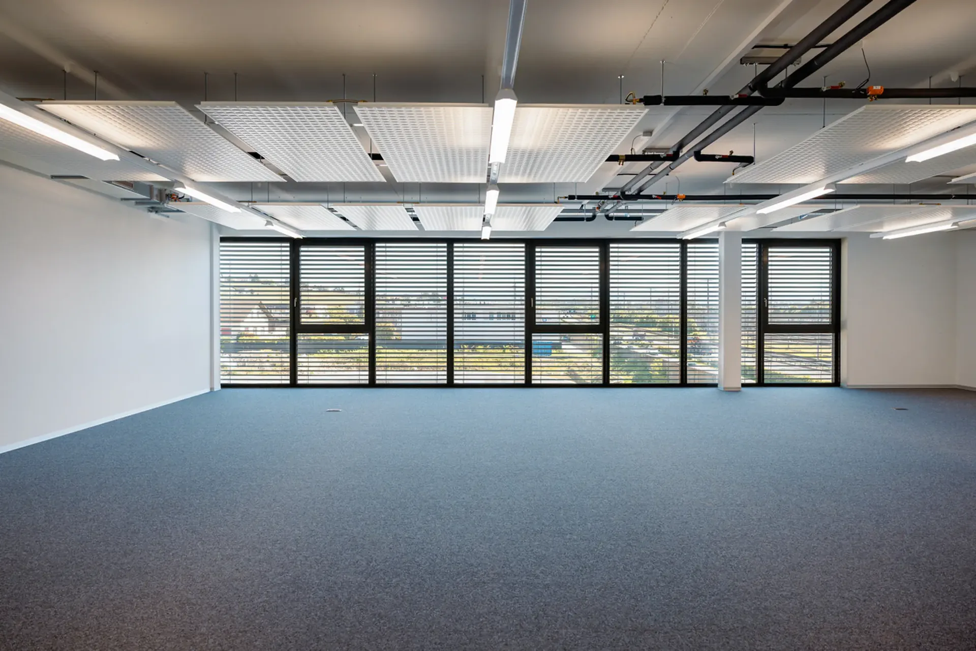 BAIL FLEXIBLE - Modernes Büro 97 m² zur Miete - Laderampe/Aufzug