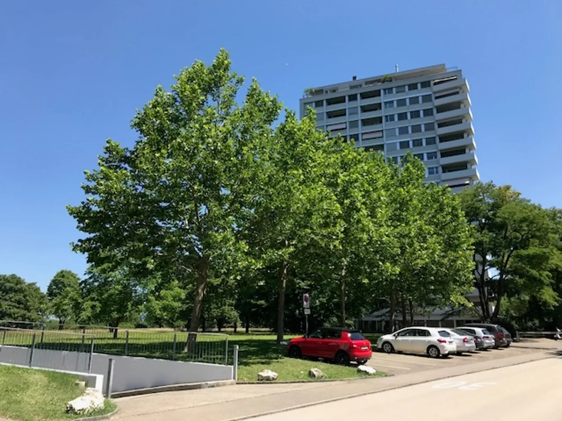 Einstellplatz in Birsfelden (optional mit E-Ladestation)