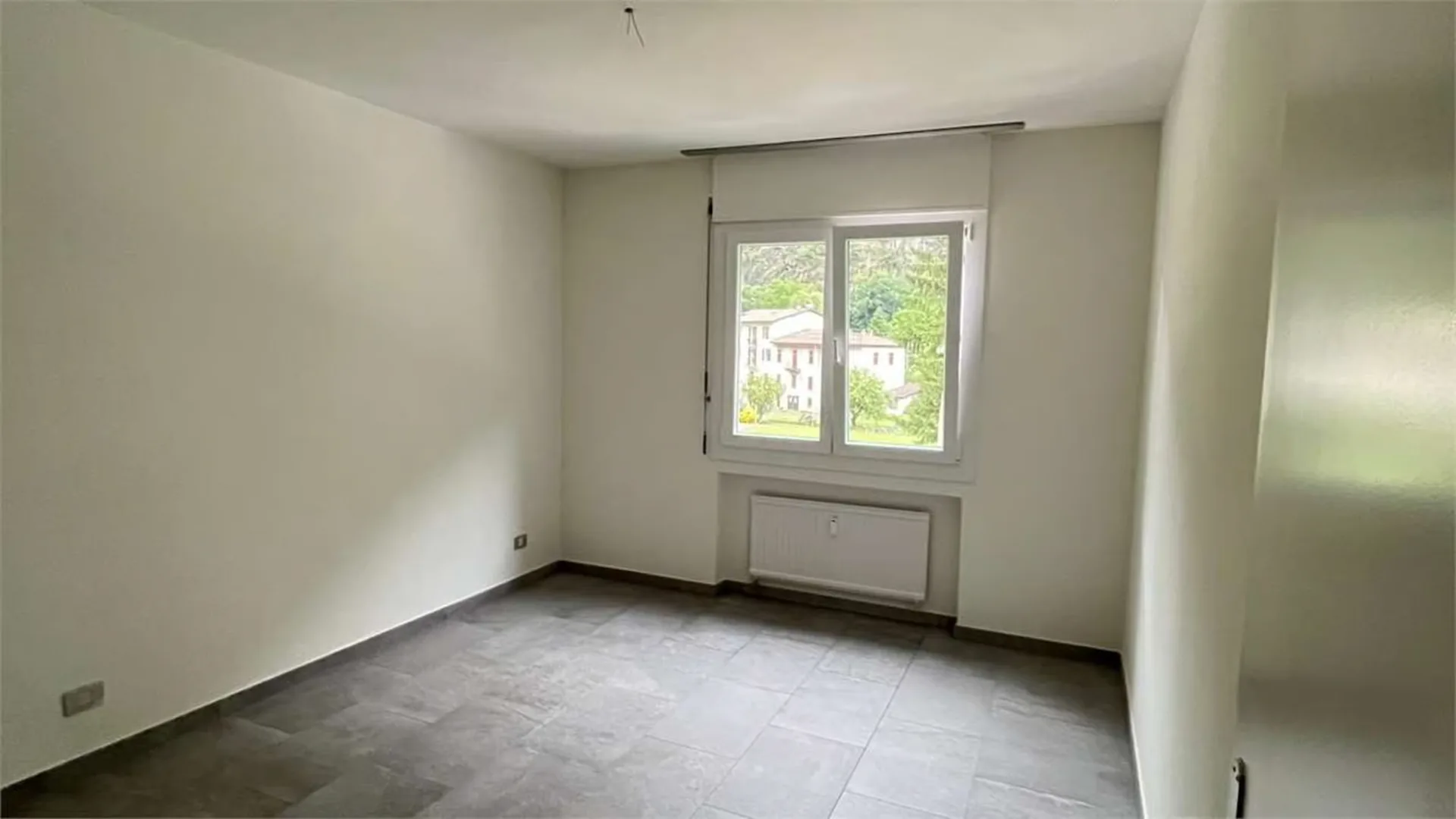 Appartement pratique 3,5 pièces partiellement rénové