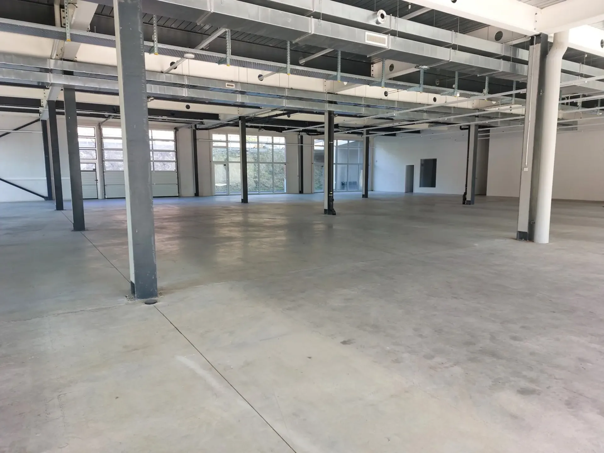 Werkstatt 1176m2 - LKW/Van-Zugang - Nähe Autobahn