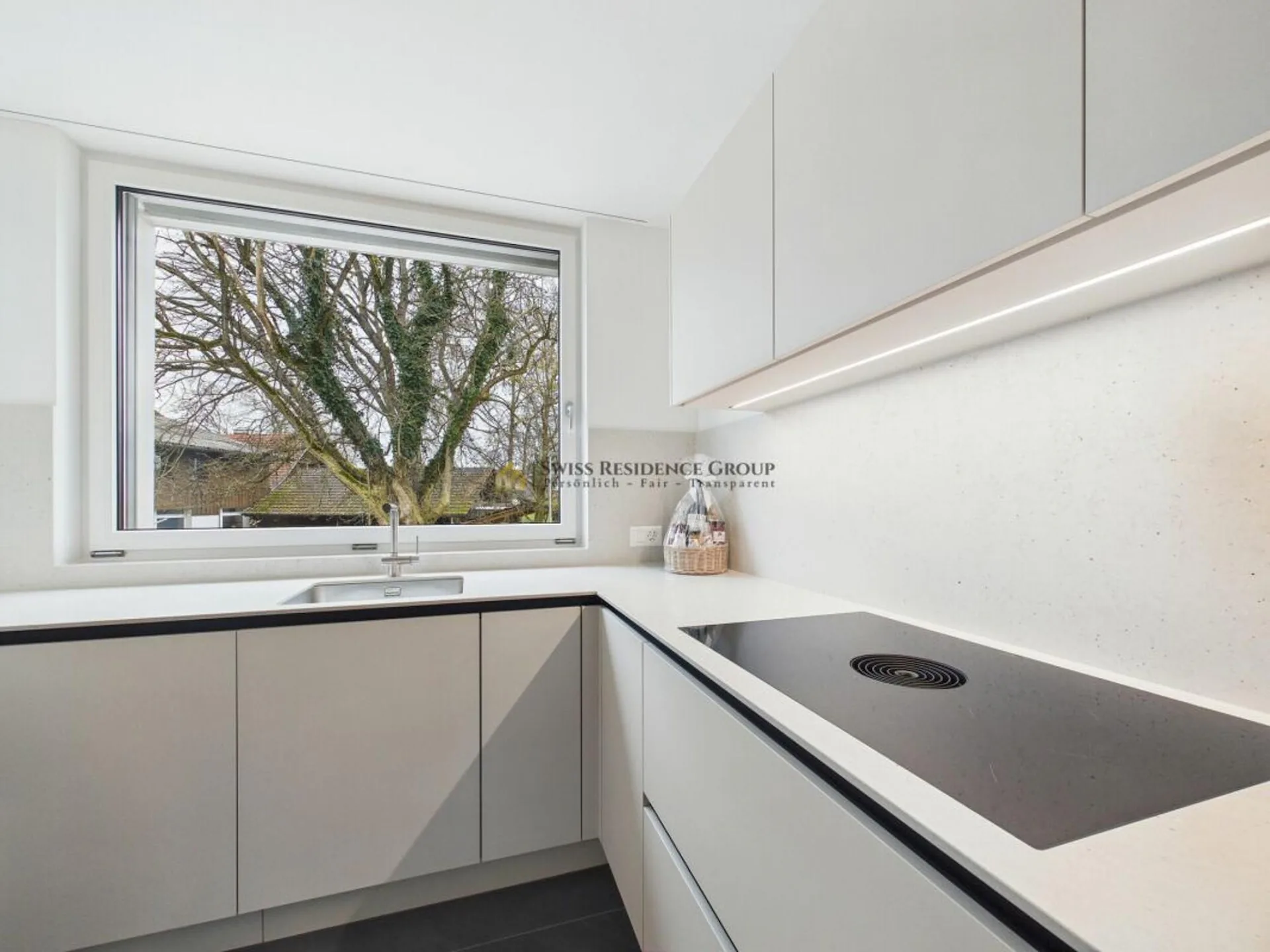 Modernes Raumwunder zwischen Zürich & Zug: 6-Zimmer-Designhaus mit exklusiver Wellness-Dachsuite - Perfekt für Wohnen & Arbeiten