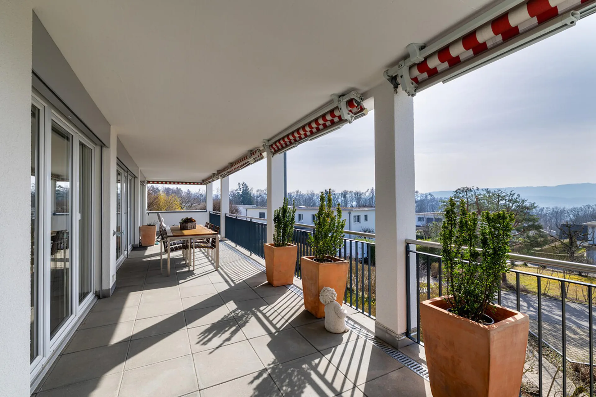 4.5-Zimmer-Wohnung in Erlenbach mit grosszügiger Terrasse