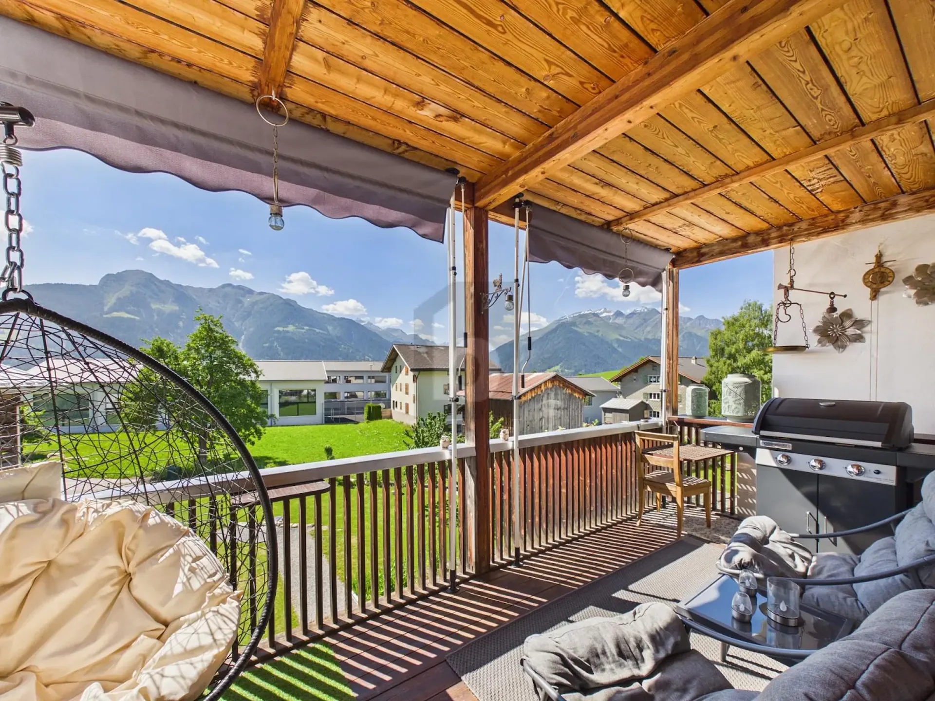 HABITAT SPACIEUX AVEC CHARME DES GRISONS