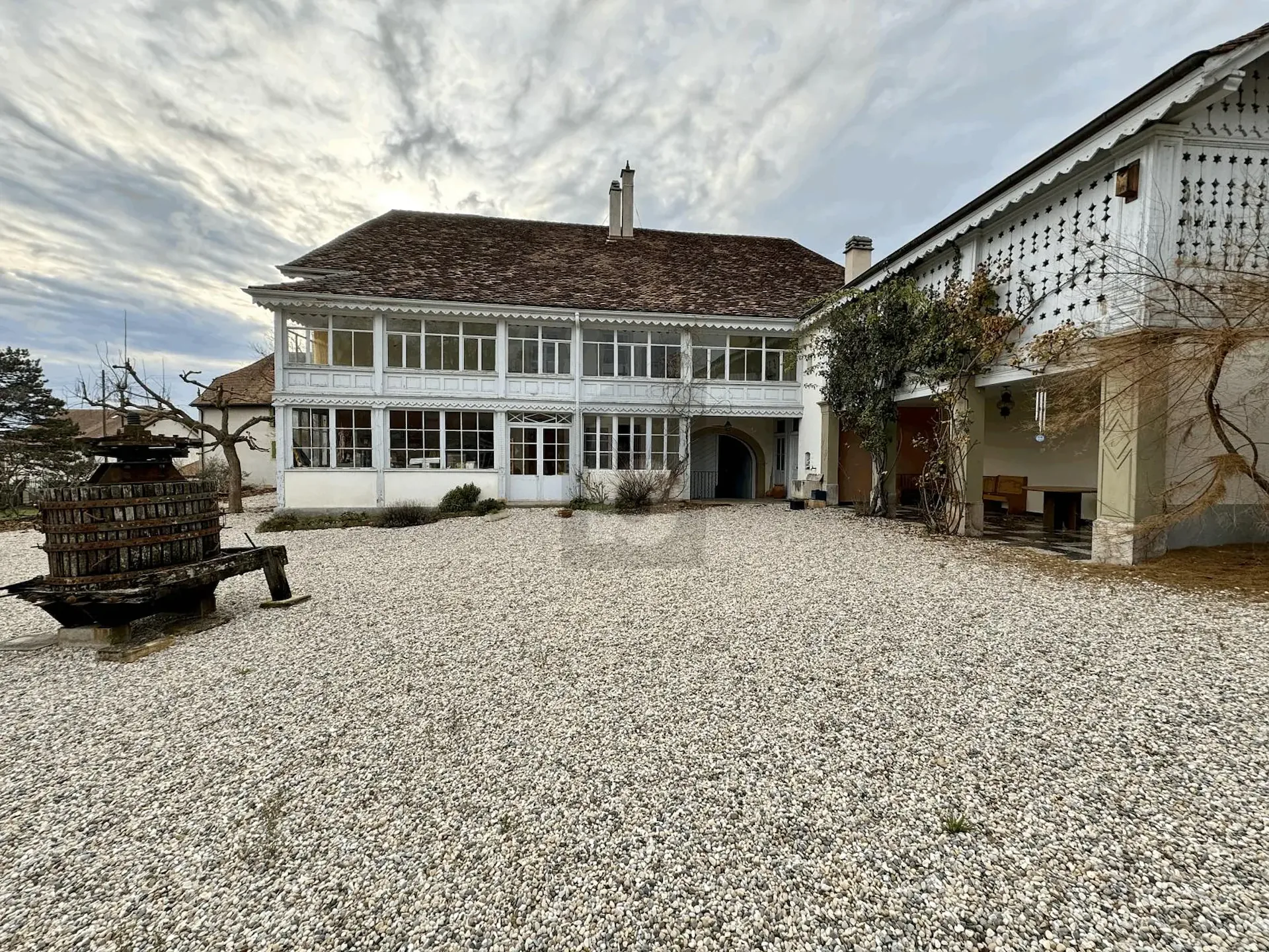 EXCEPTIONAL MASTER HOUSE
