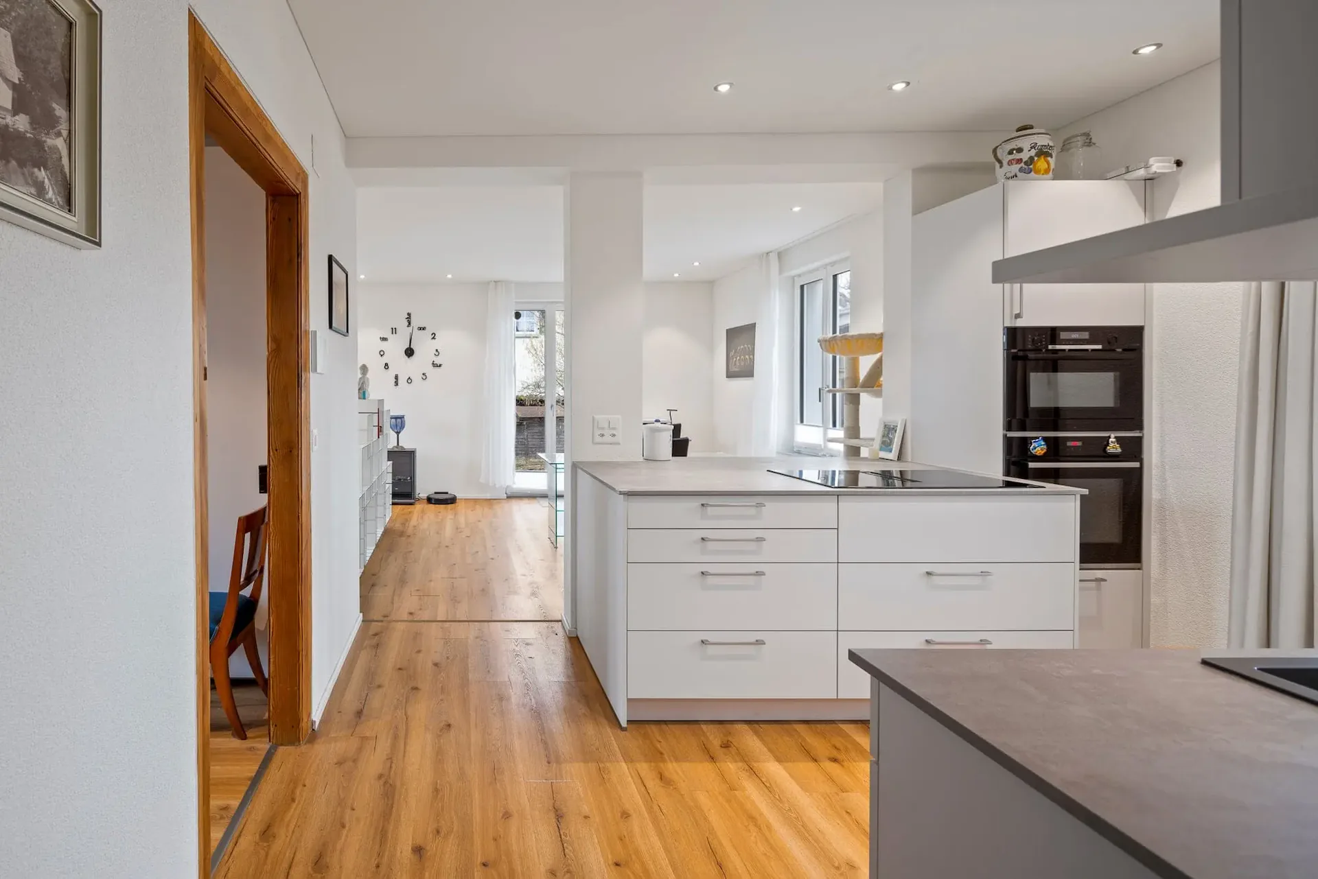 Habitation moderne avec de nombreuses possibilités