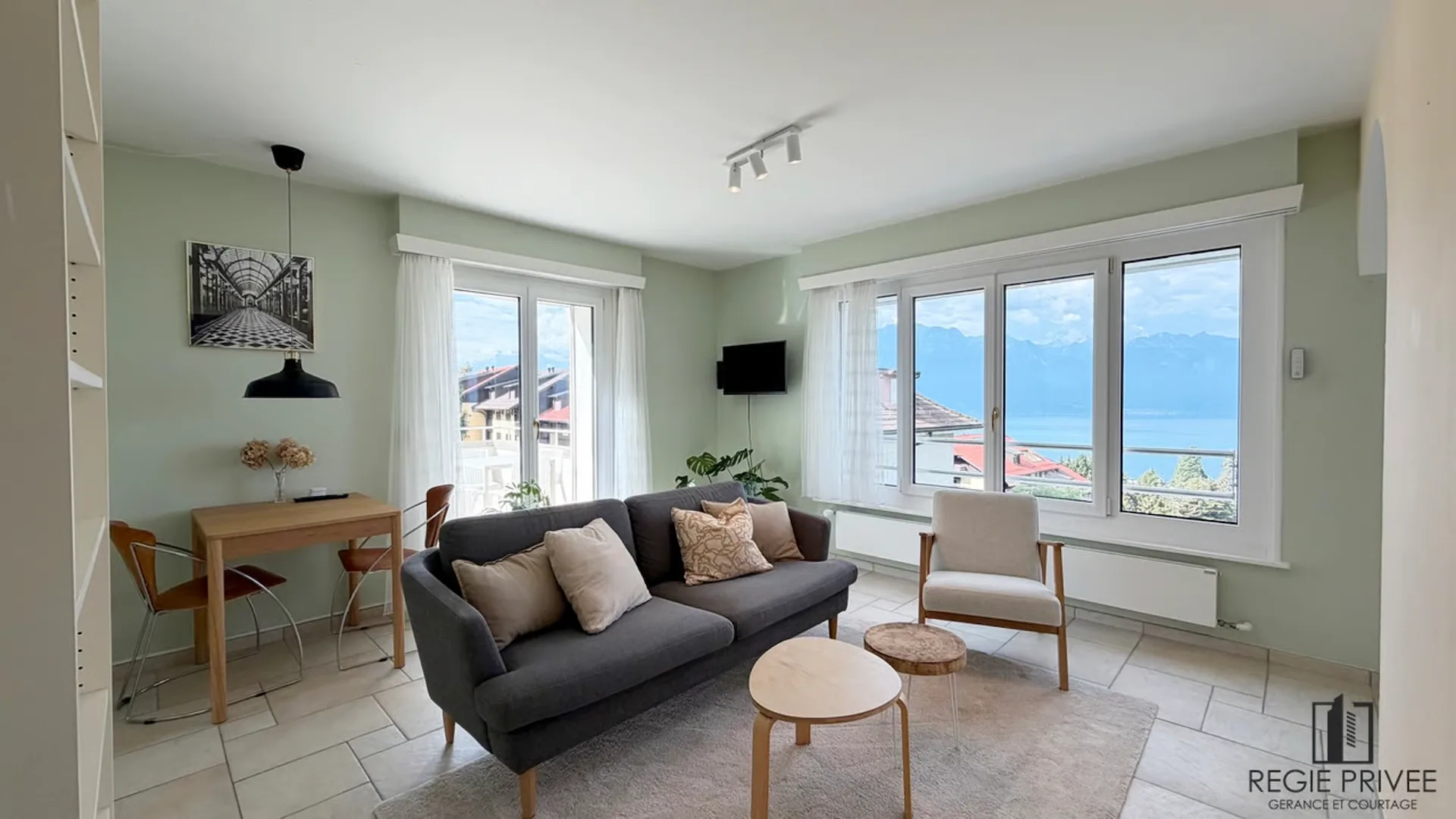 Beautiful 2.5-room apartment with lake view