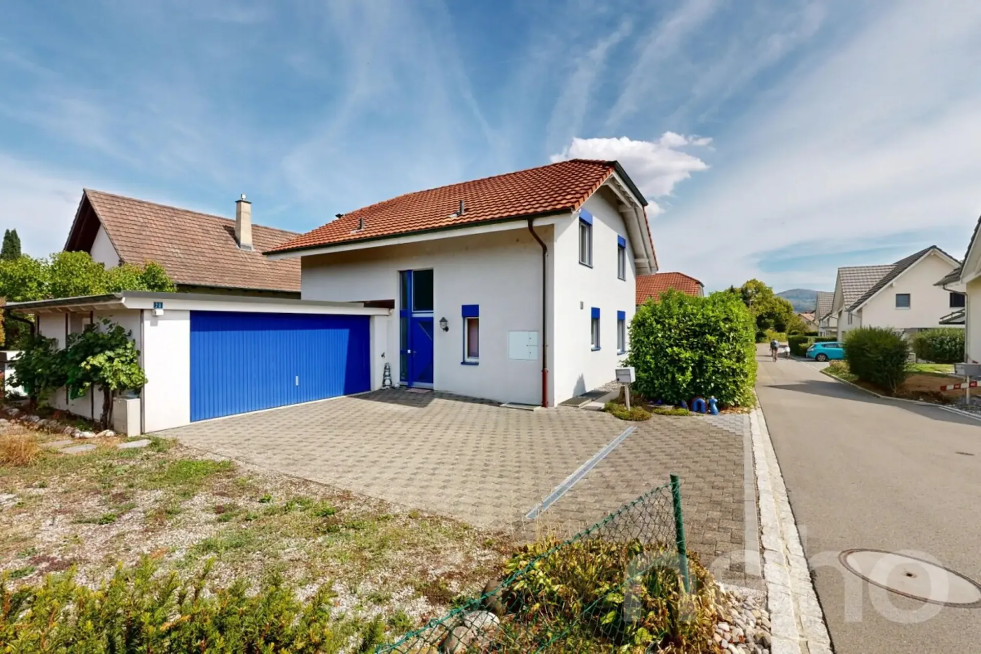 Ampia casa con giardino, garage e molto spazio