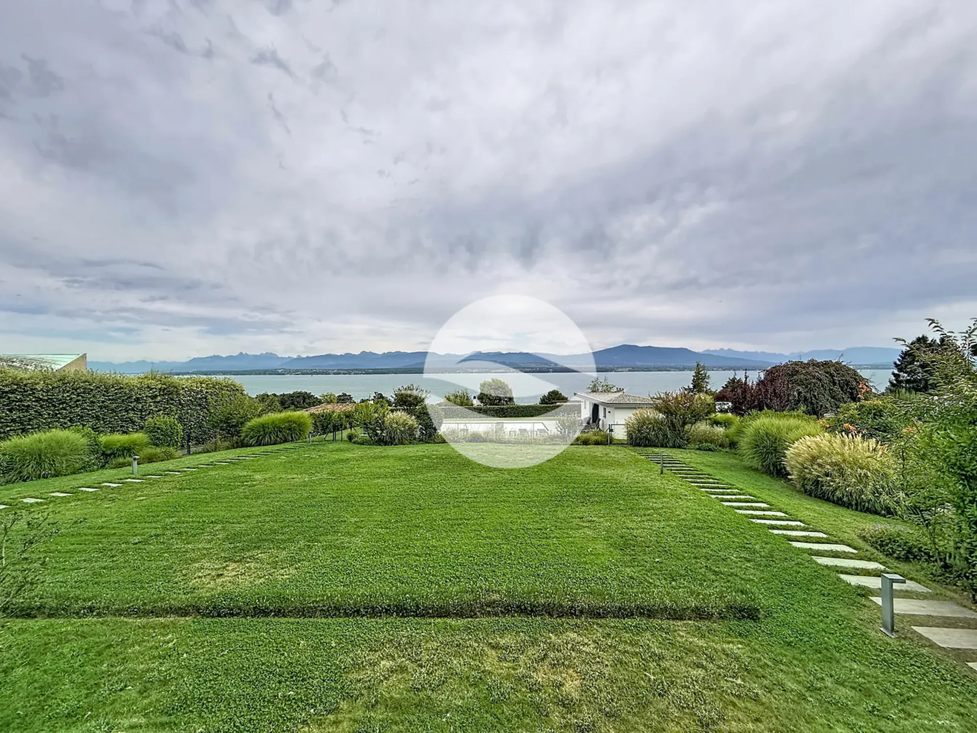 Magnifico Duplex con Vista sul Lago e le Alpi - Piscina e Giardino Comune