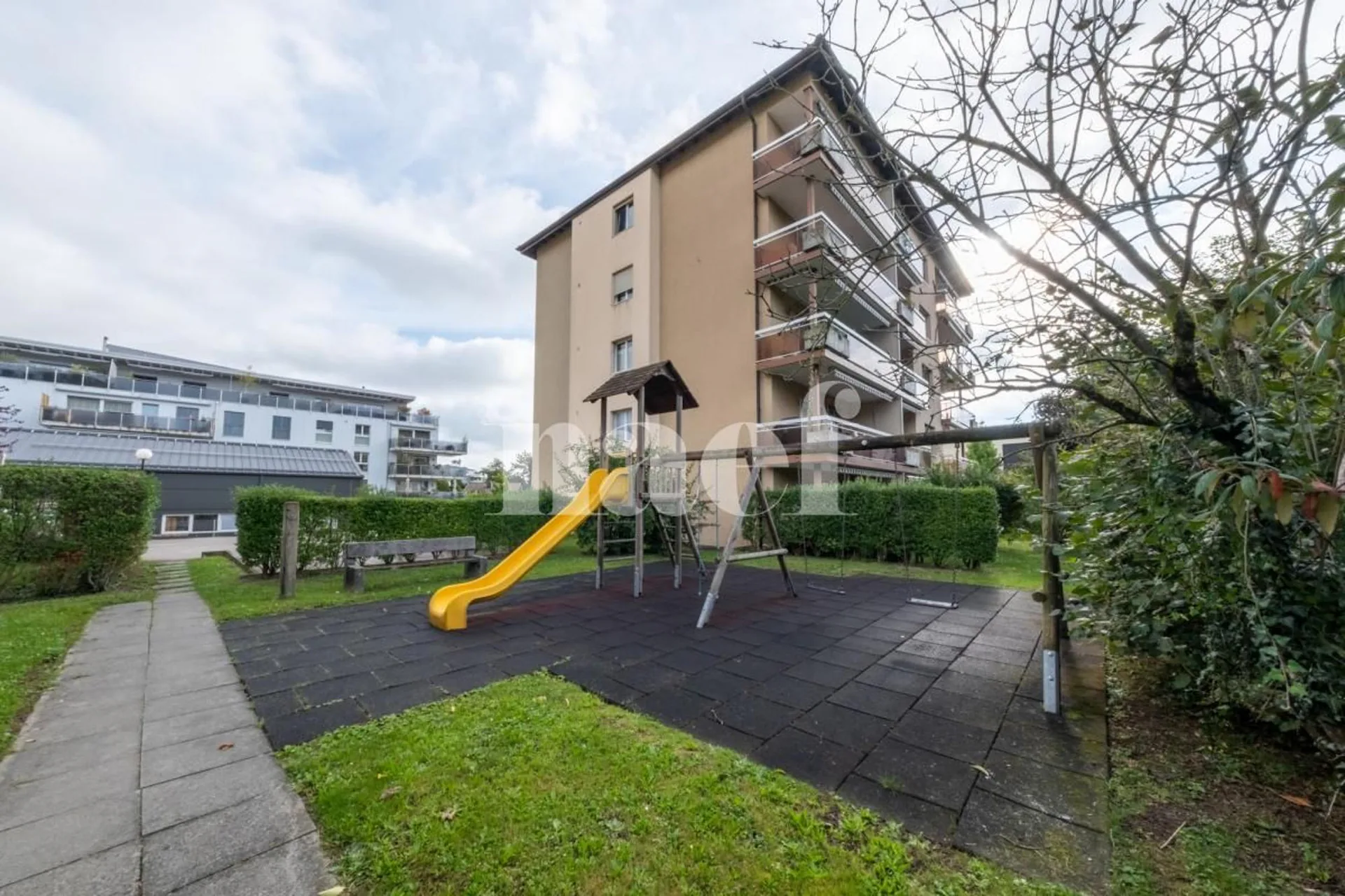 In Landeron, 4.5-room apartment with balcony