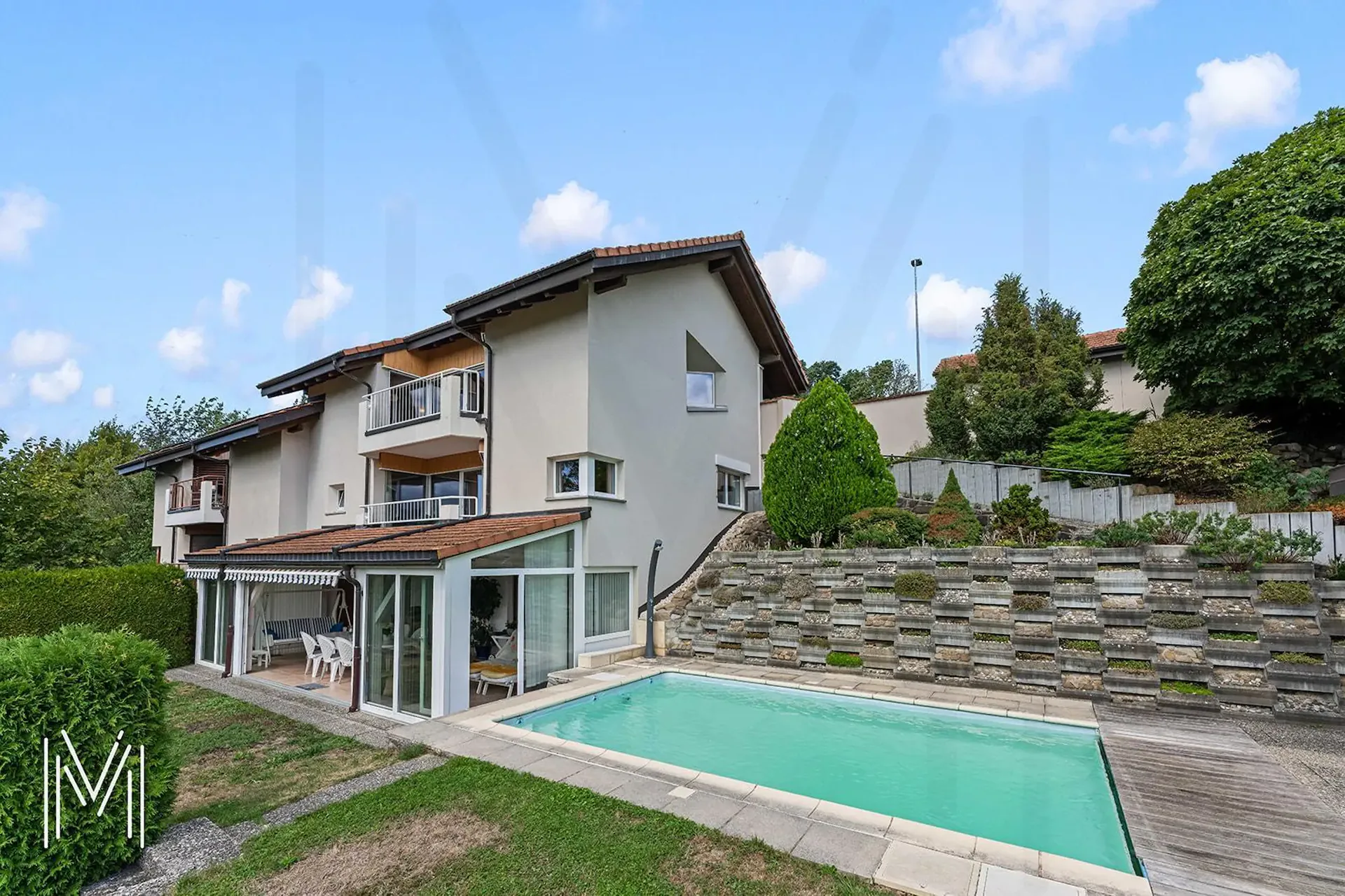Superbe maison 6,5 pièces avec un dégagement et vue d'exception