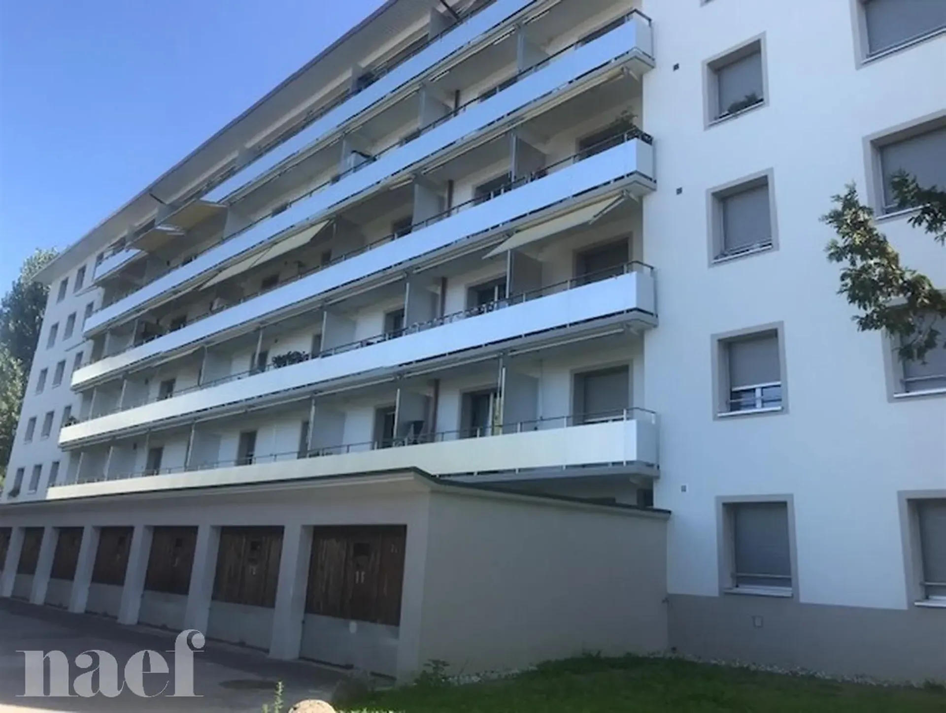 Appartement de 3.5pces sis au rez-de-chaussée.