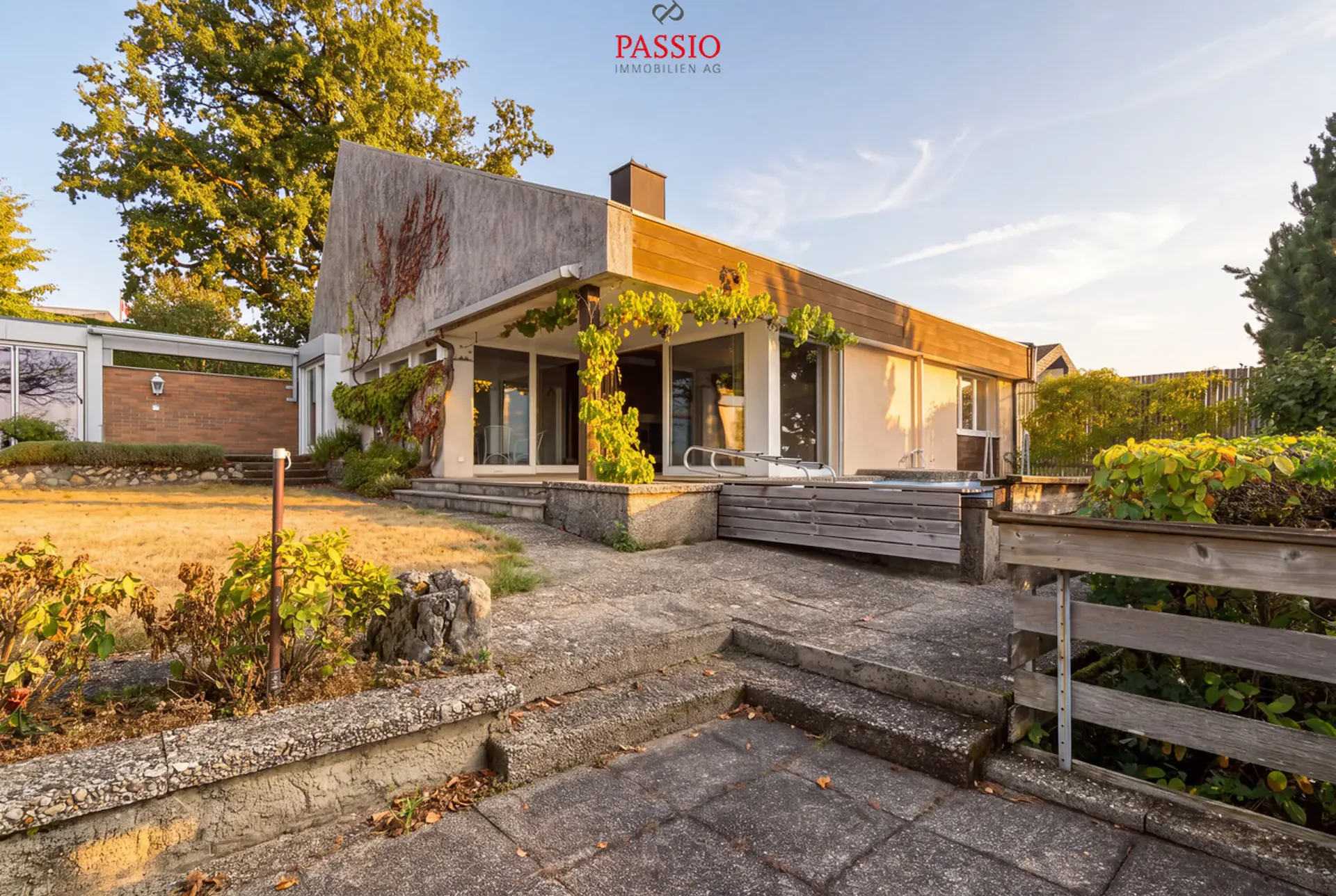 Rénover ou reconstruire - propriété et terrain de 1'532 m²