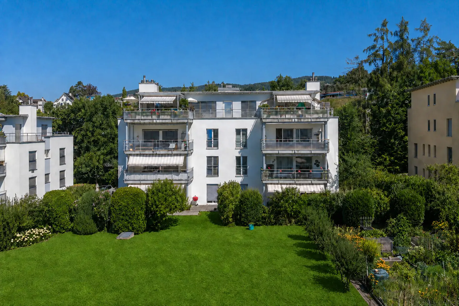 Männedorf: Family Paradise with Playground in a Quiet Location