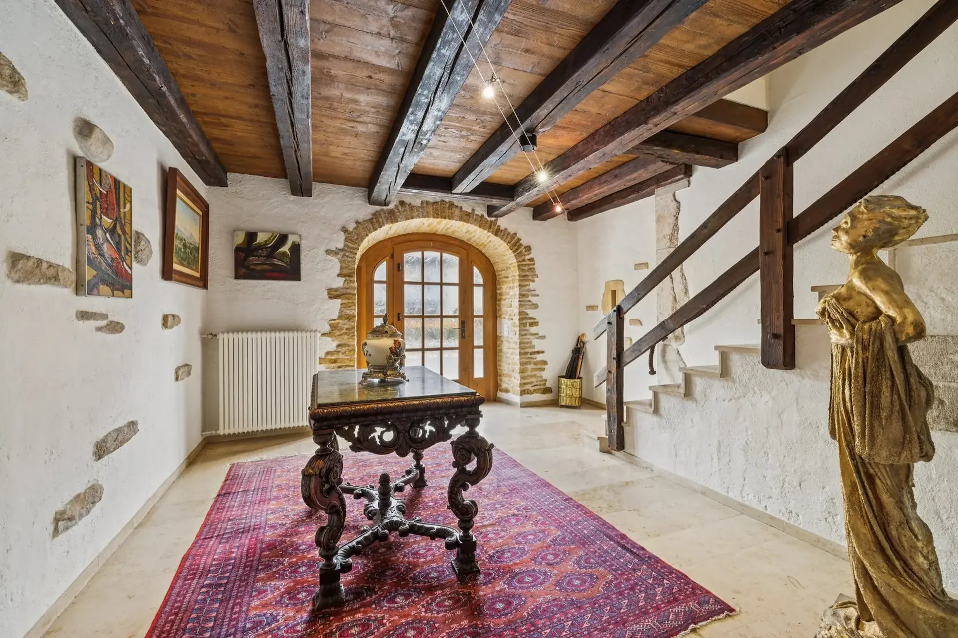 Very charming village house, in the center of Champagne!