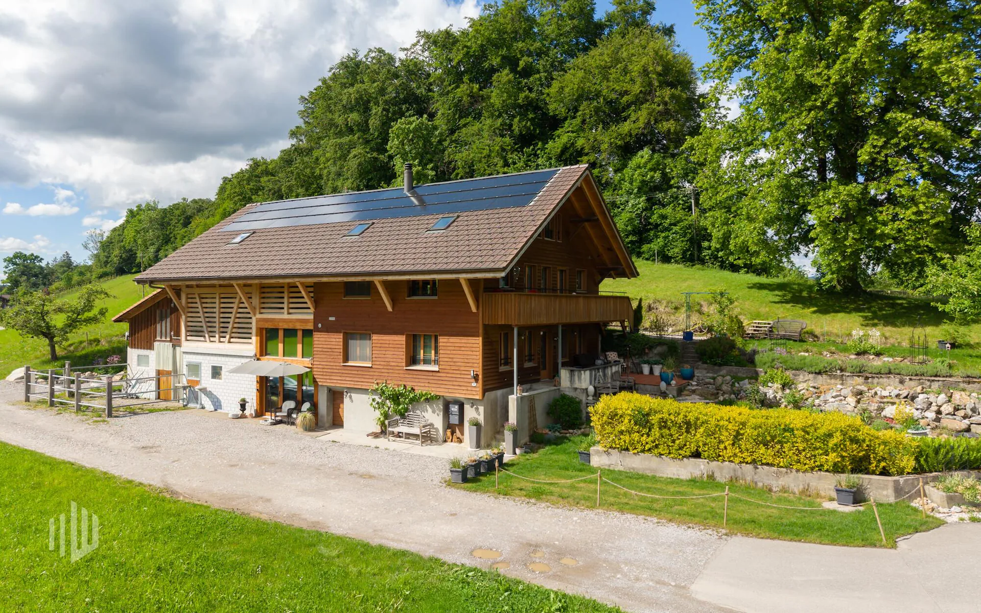 ImmoWyss - Dream Home with Charm and Versatile In-Law Apartment