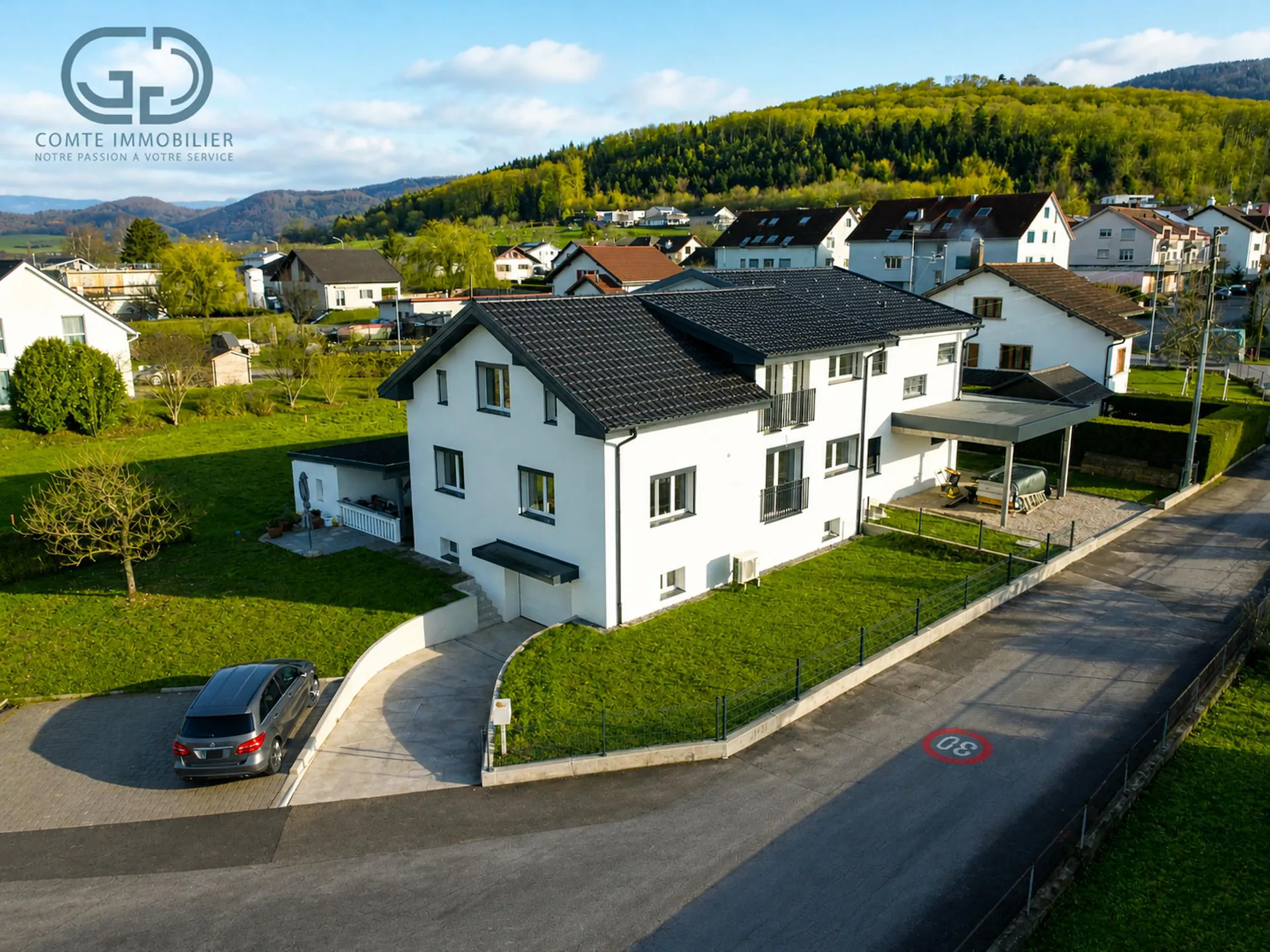 Renovated 7-room semi-detached villa