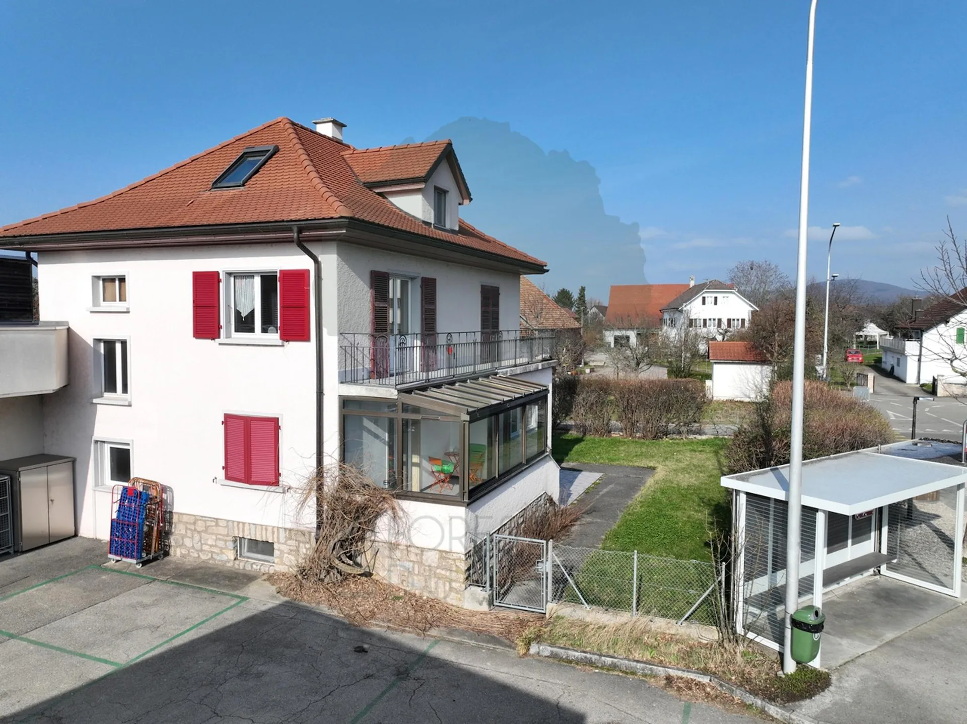 Rental house consisting of three apartments in Cornol