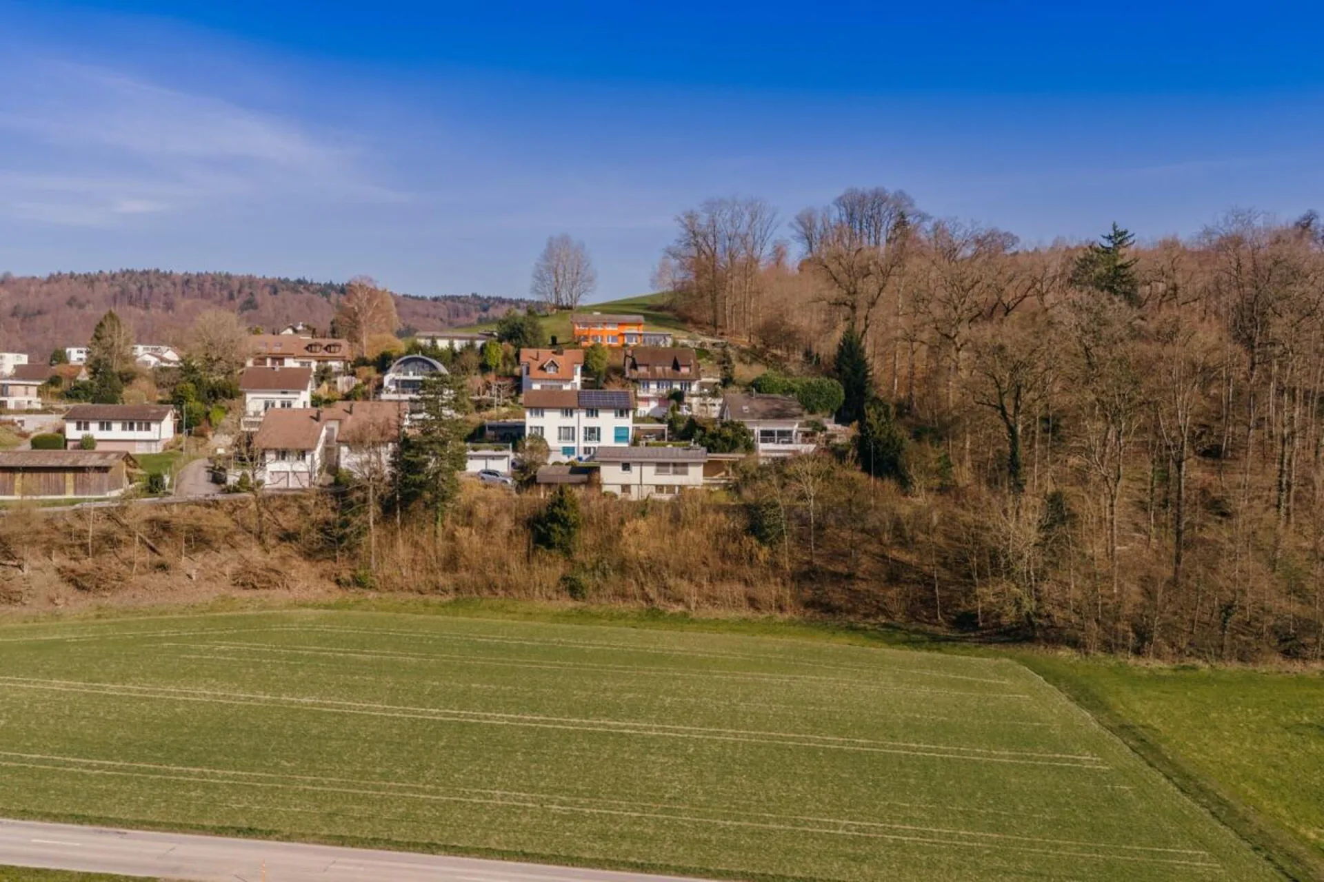 Terrain généreux dans un cadre idyllique avec de nombreuses possibilités