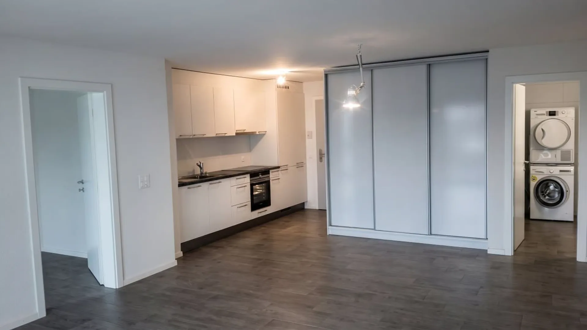 Bright 2.5-room apartment with balcony