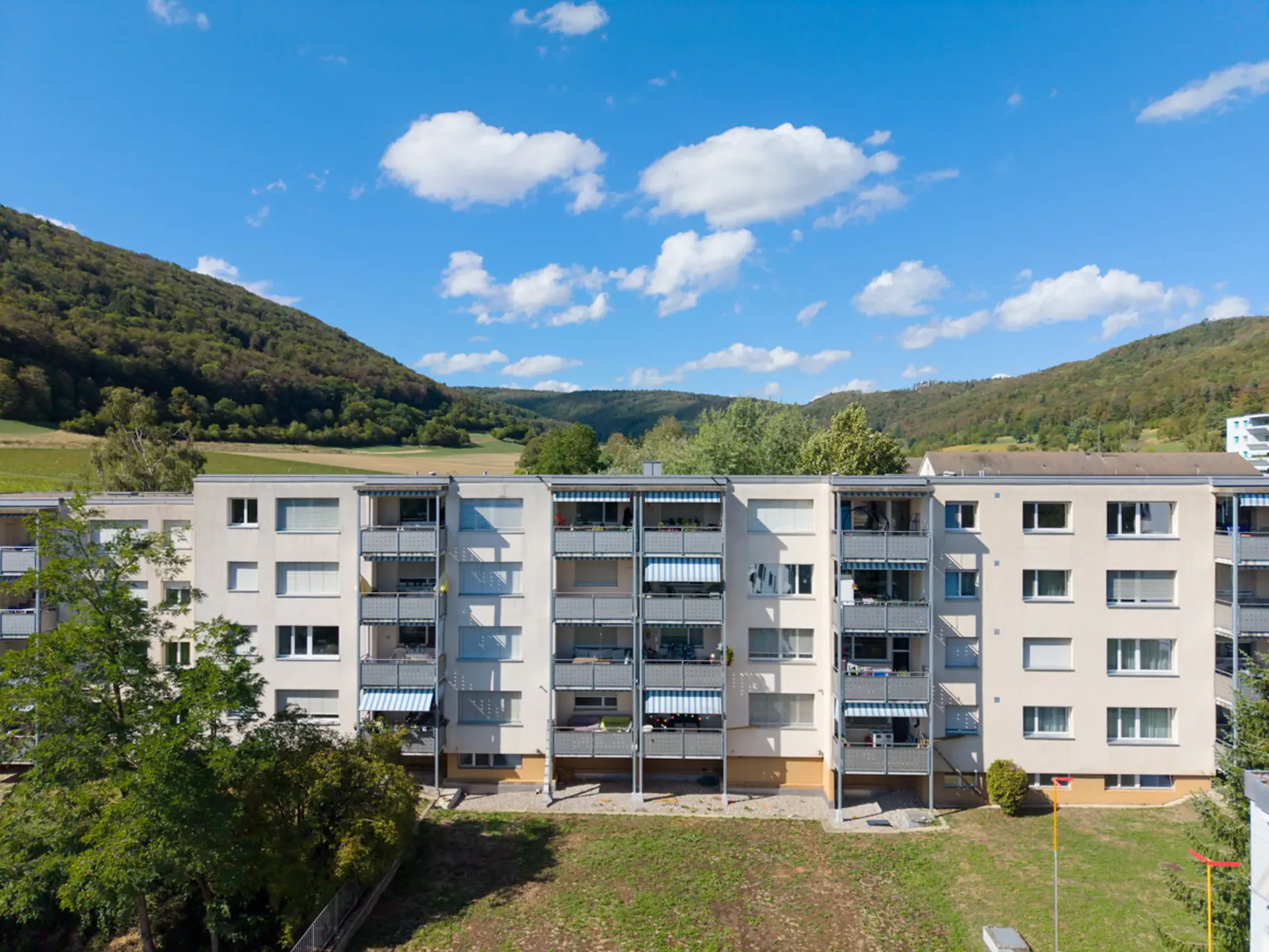 Compact & well-maintained condominium