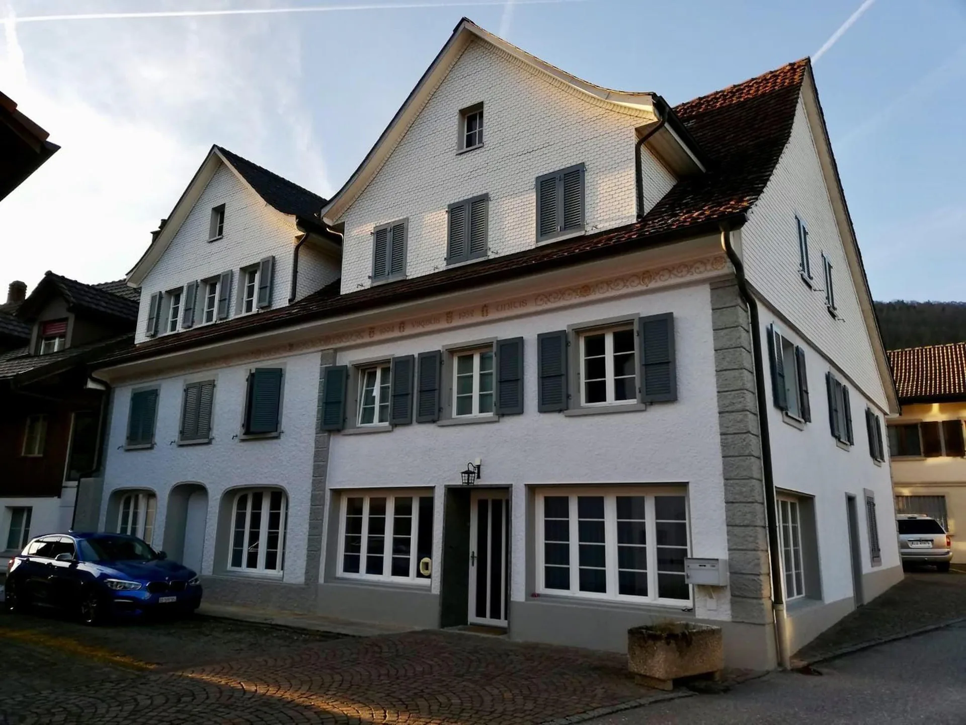 Schöne, grosszügige 4.5-Zimmerwohnung im 2.OG zu vermieten