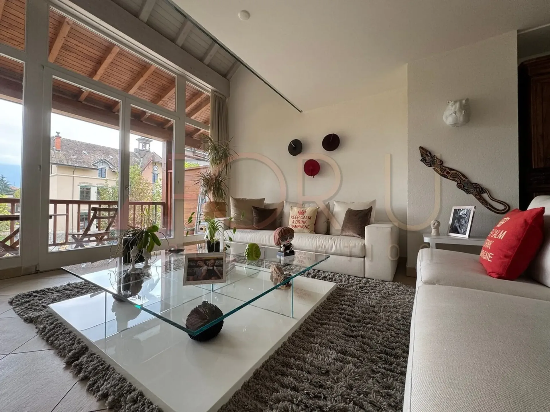 Unique, beautiful and large 6.5-room triplex attic apartment in Plan-les-Ouates