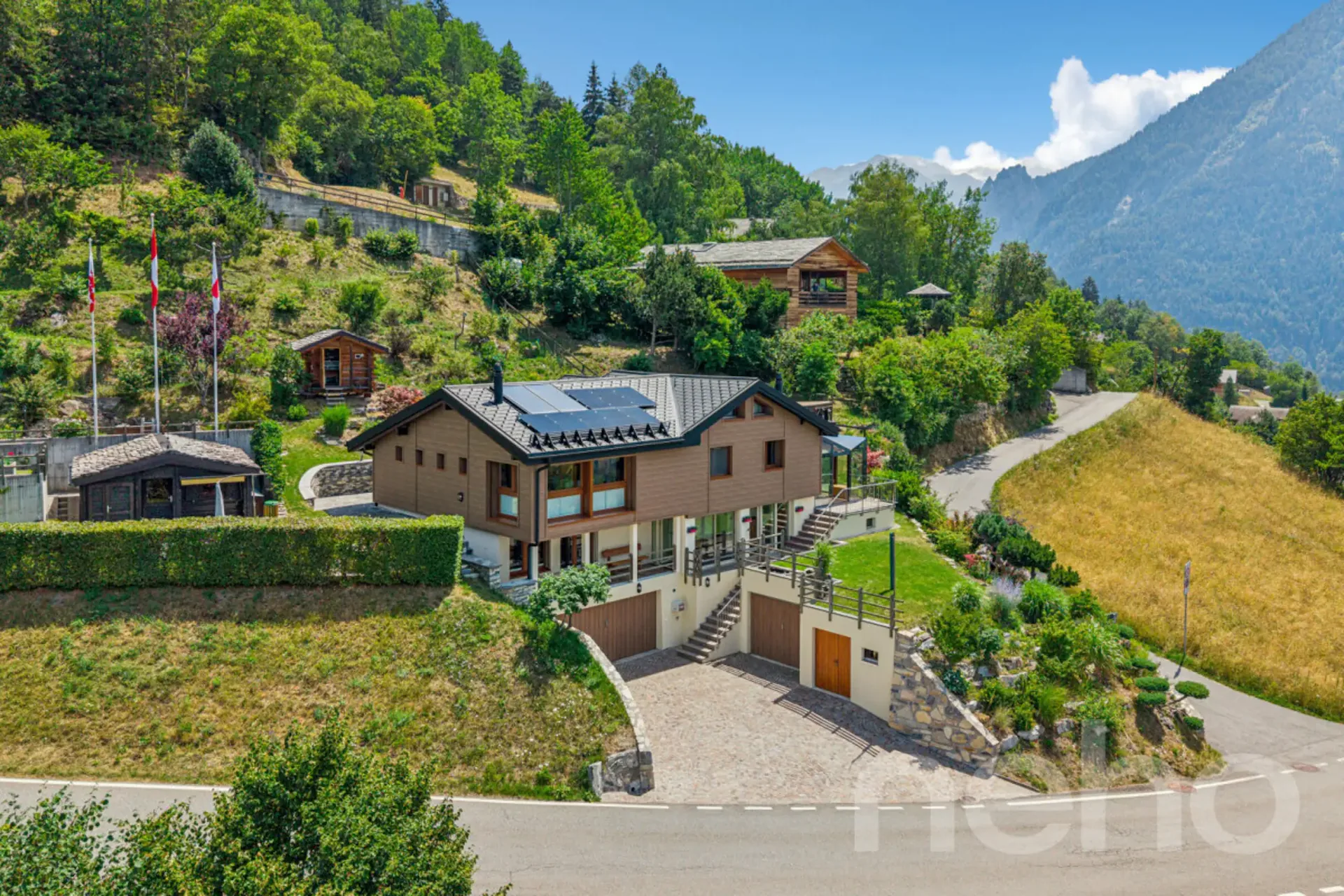 Exclusive: Large chalet in Val de Bagnes with a superb location
