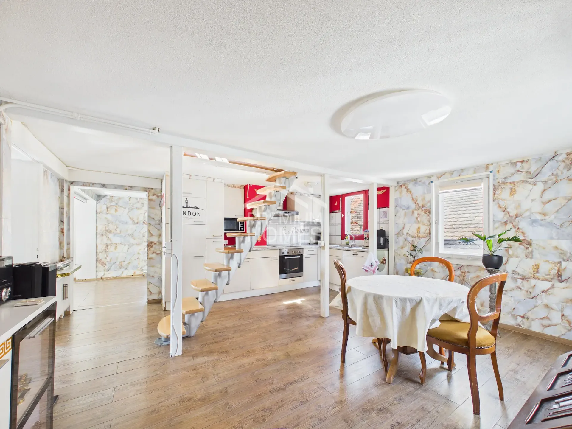 Cozy Living with Income Opportunity