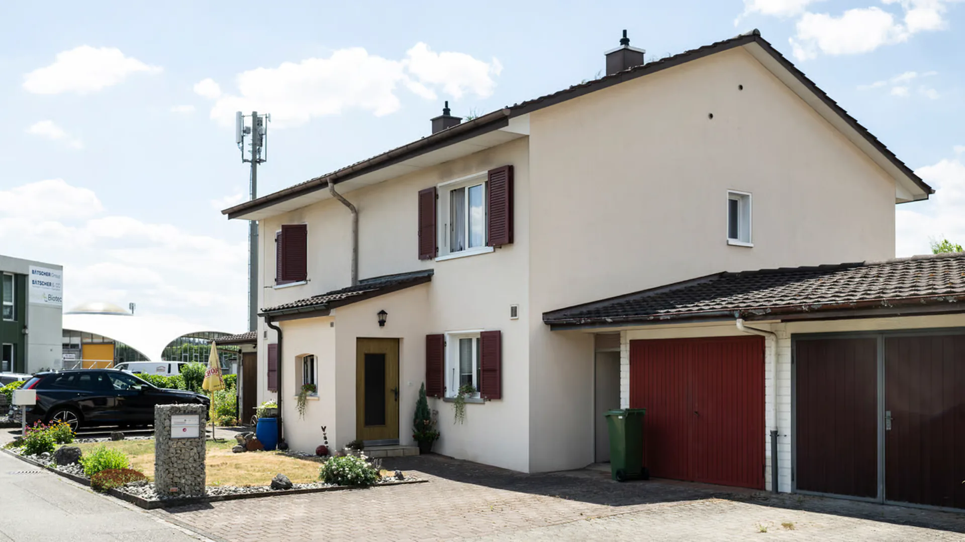 Maison mitoyenne charmante avec jardin ensoleillé