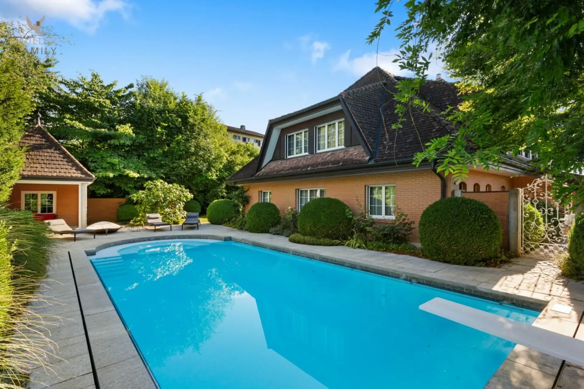 Dreamy country house villa with pool and idyllic garden