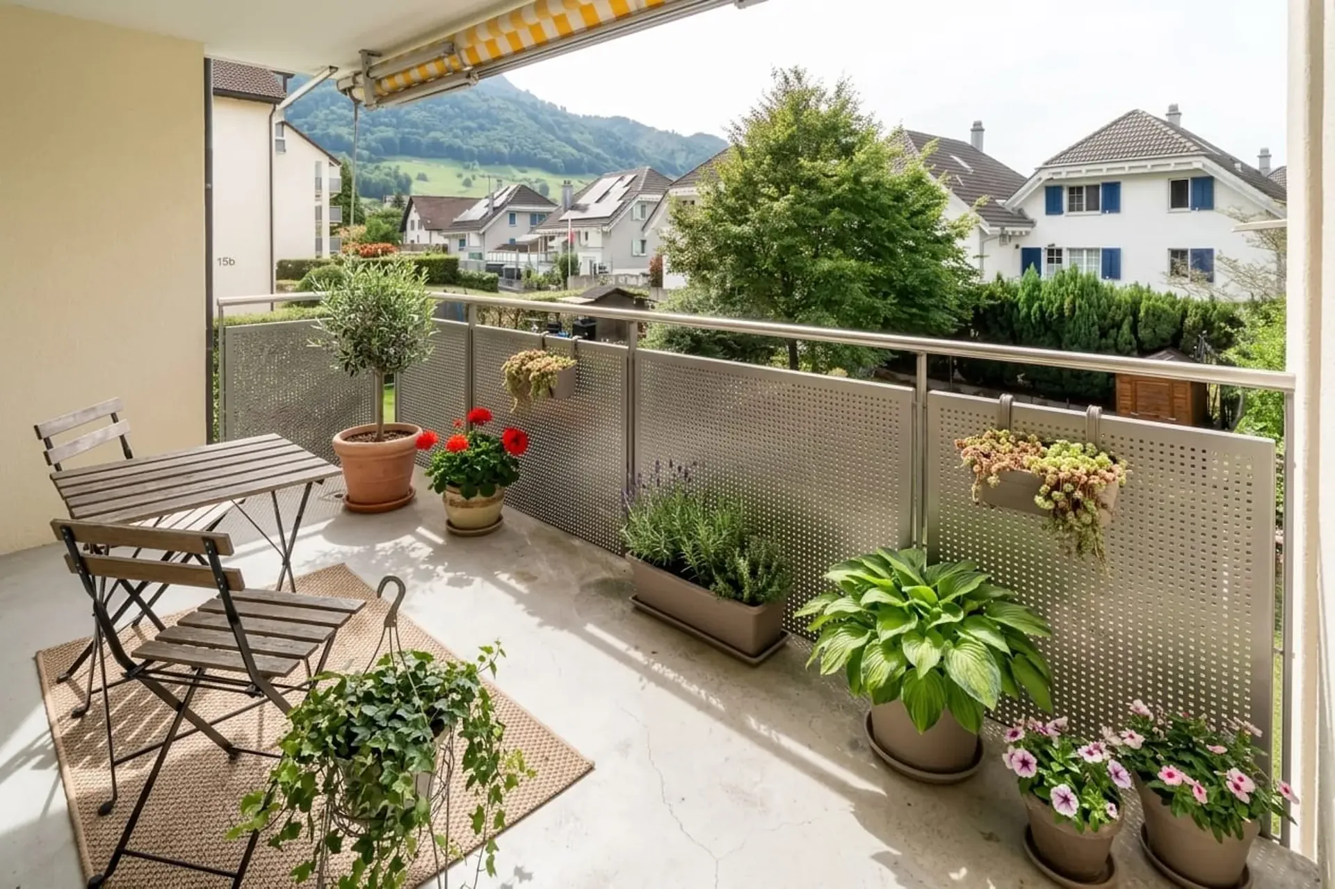 Appartamento di 3.5 locali con 71 m² con balcone e ascensore a Reichenburg