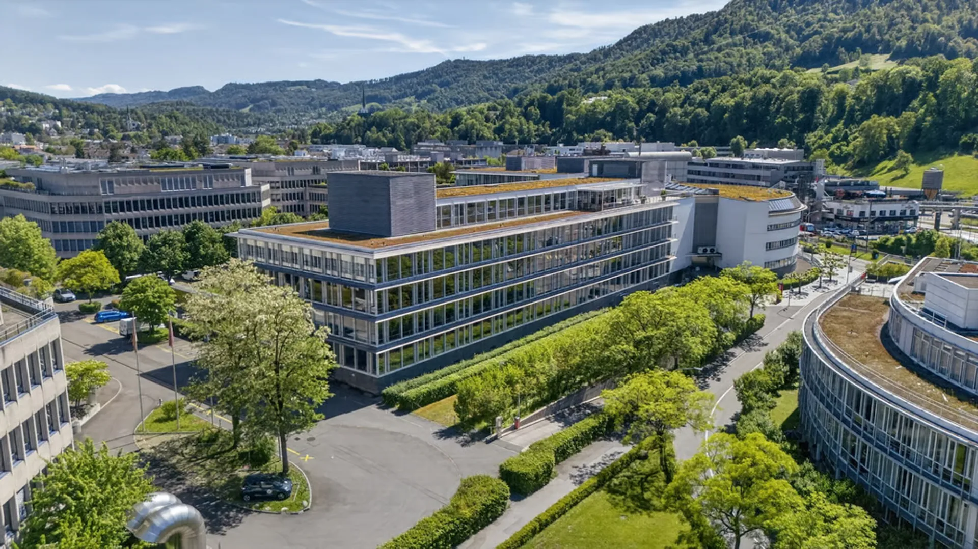 Moderne 300 m2 Büro/Gewerbefläche an bester Lage in Adliswil