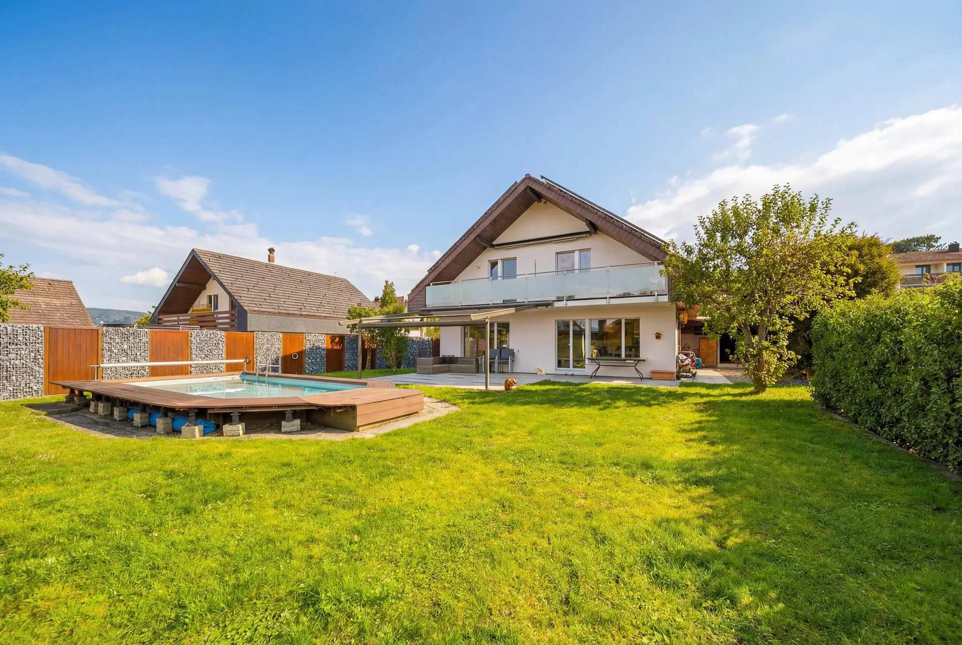 DETACHED 5.5 ROOM FAMILY HOME WITH POOL - WATT ELSE?